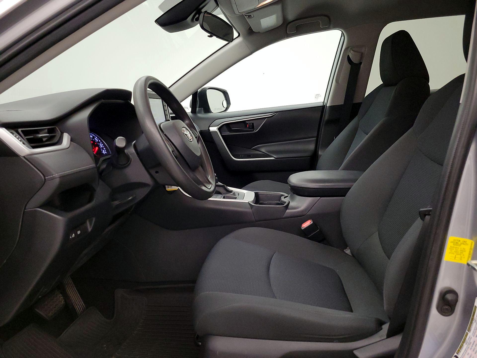 Thumbnail: 2020 Toyota RAV4 - 11