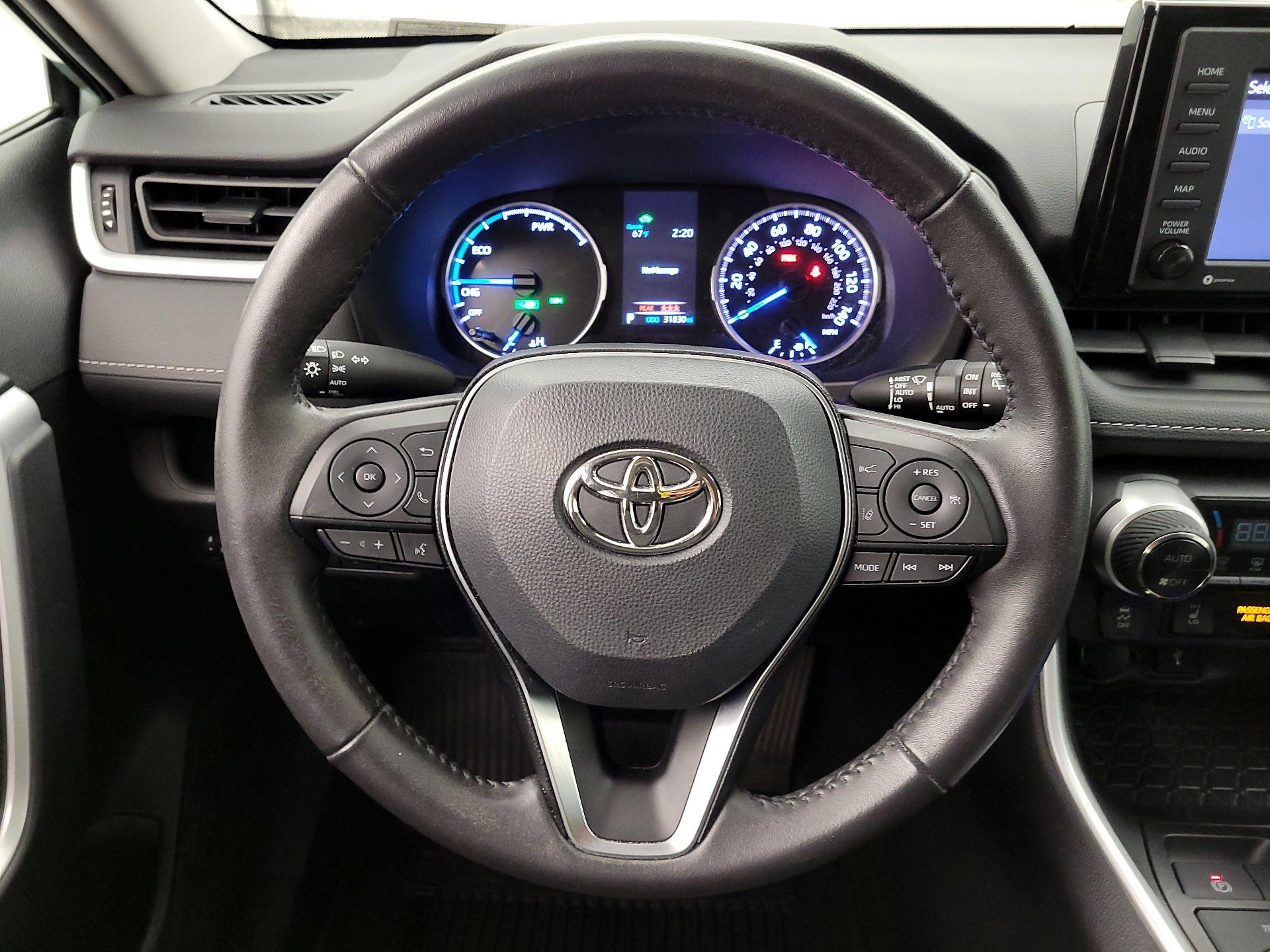 Thumbnail: 2022 Toyota RAV4 - 10