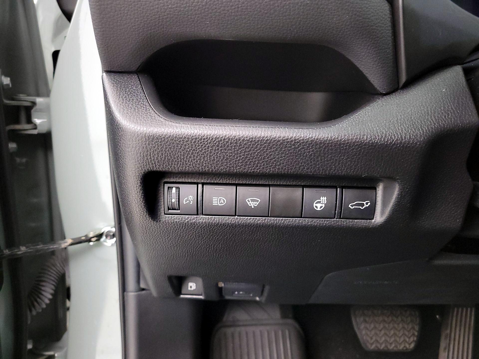 Thumbnail: 2022 Toyota RAV4 - 13