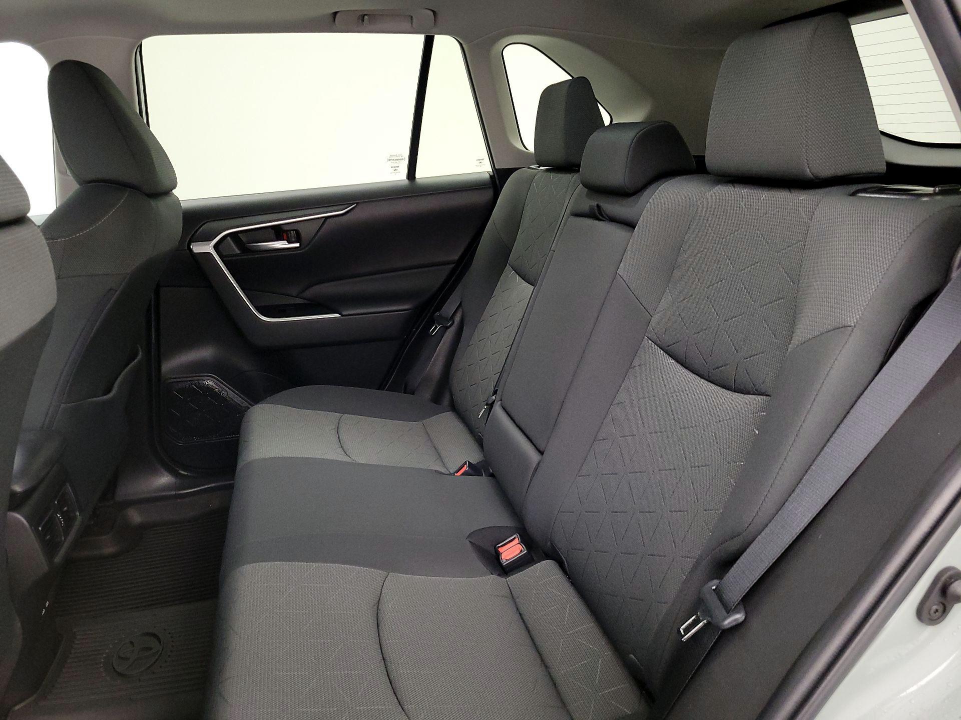 Thumbnail: 2022 Toyota RAV4 - 18