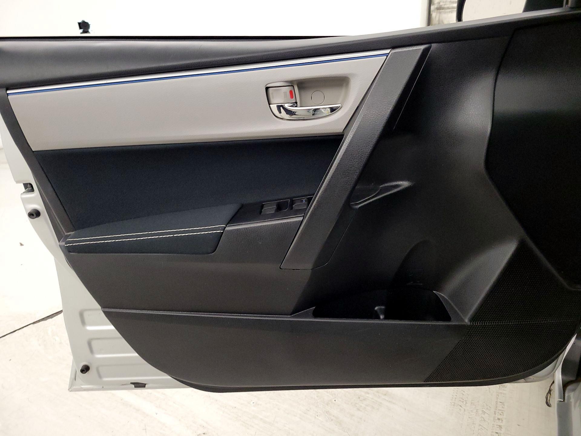 Thumbnail: 2016 Toyota Corolla - 12