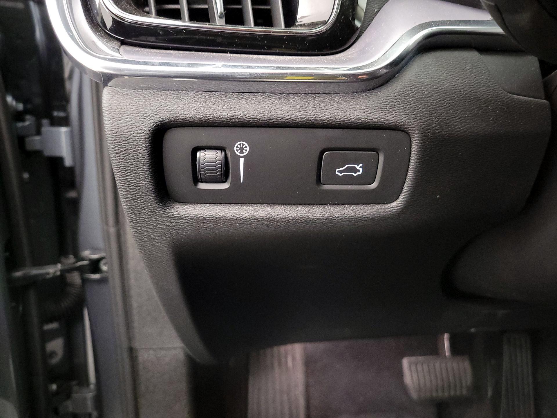 Thumbnail: 2020 Volvo S60 - 13