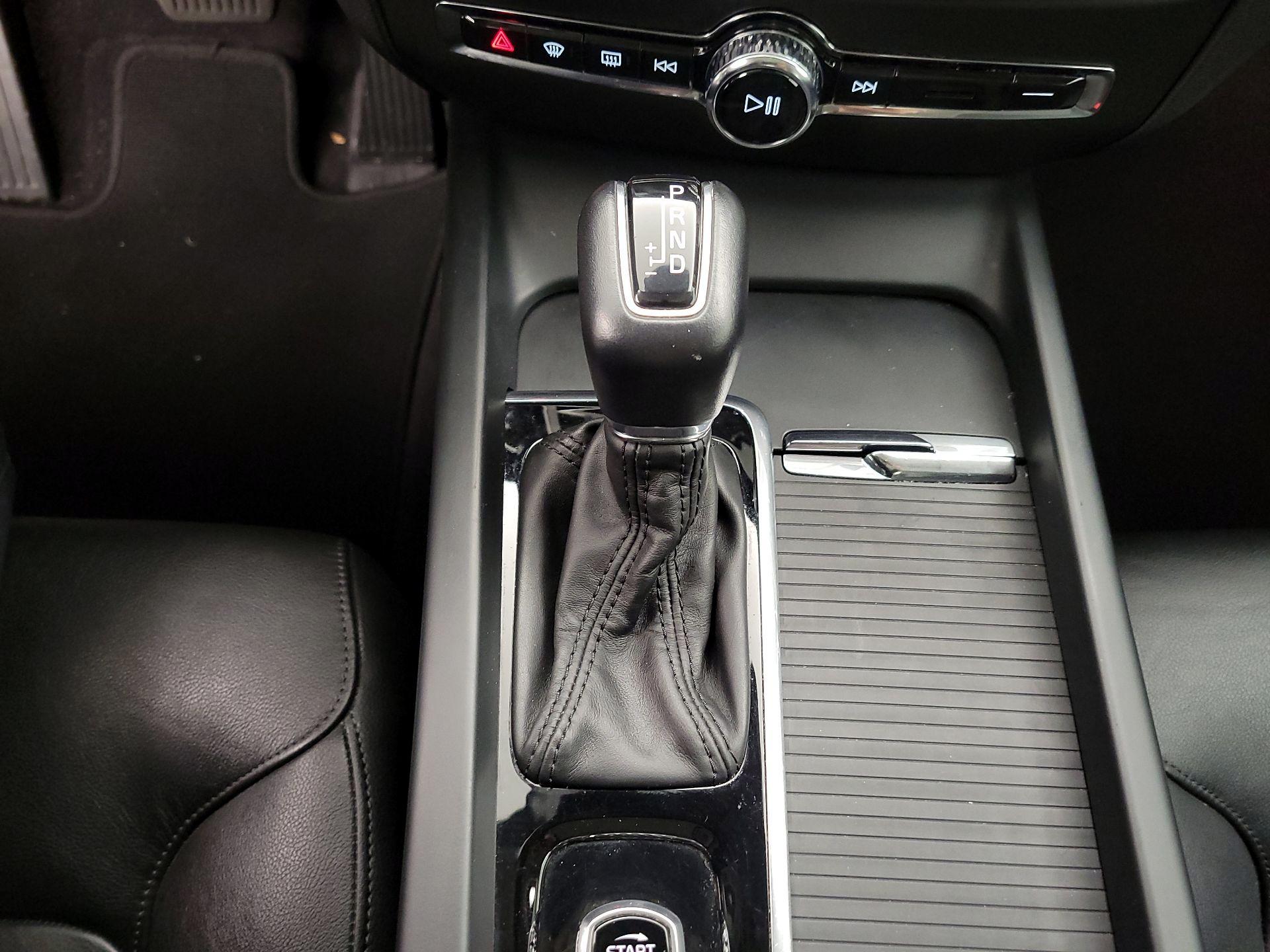 Thumbnail: 2020 Volvo S60 - 17