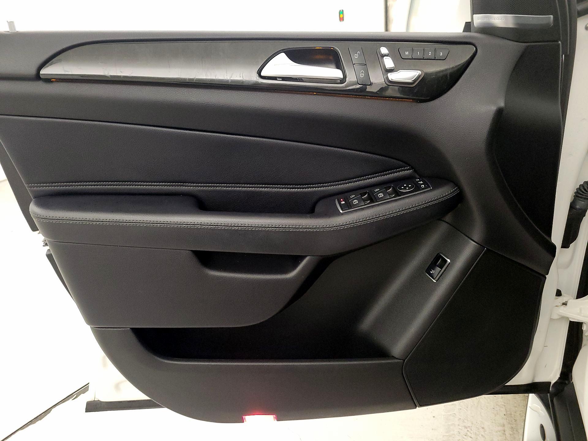 Thumbnail: 2019 Mercedes-Benz GLS - 12