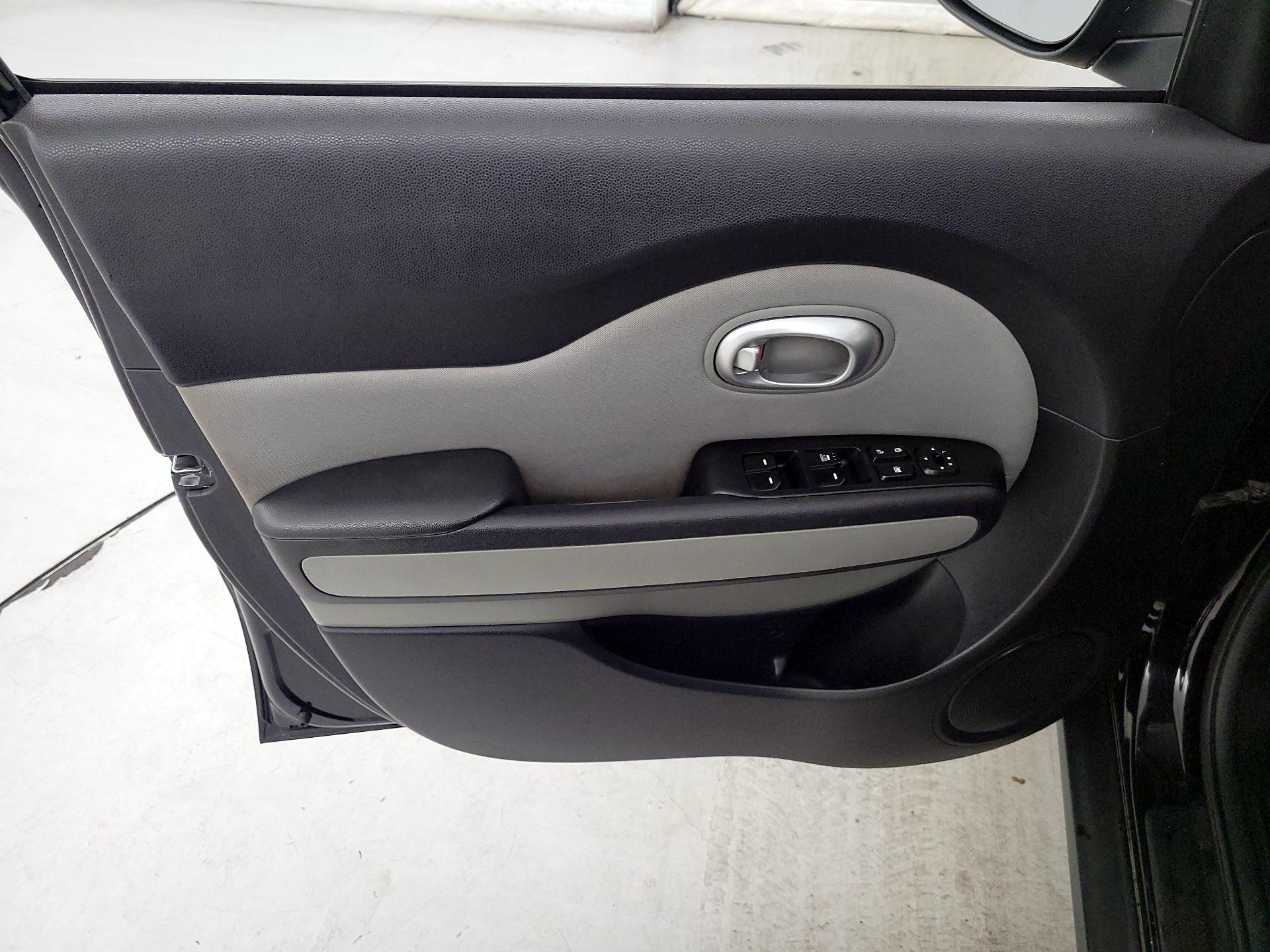 Thumbnail: 2015 Kia Soul - 12