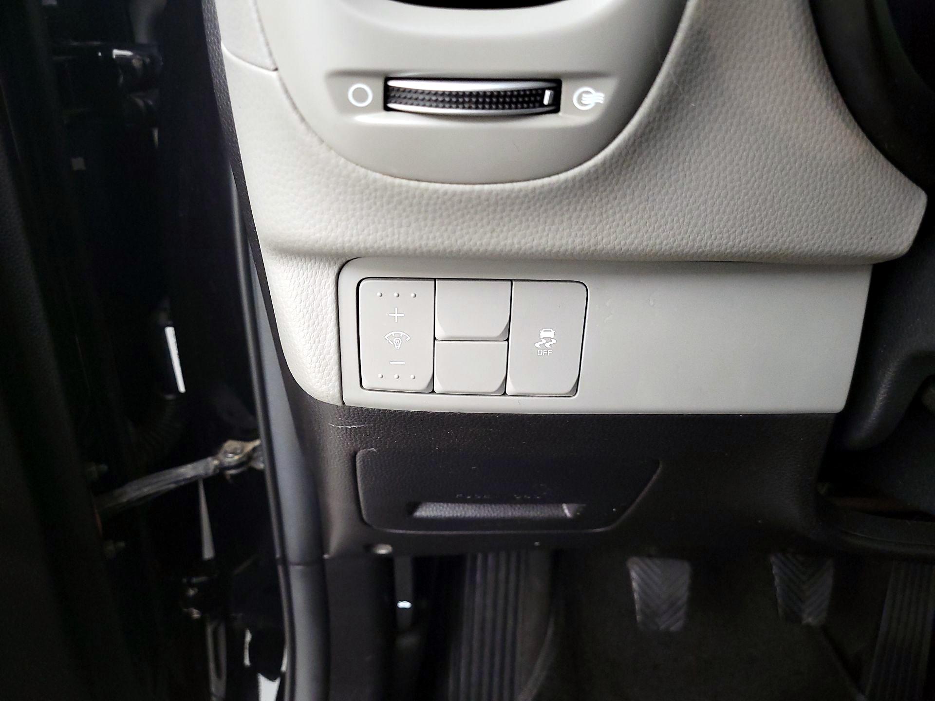 Thumbnail: 2015 Kia Soul - 13