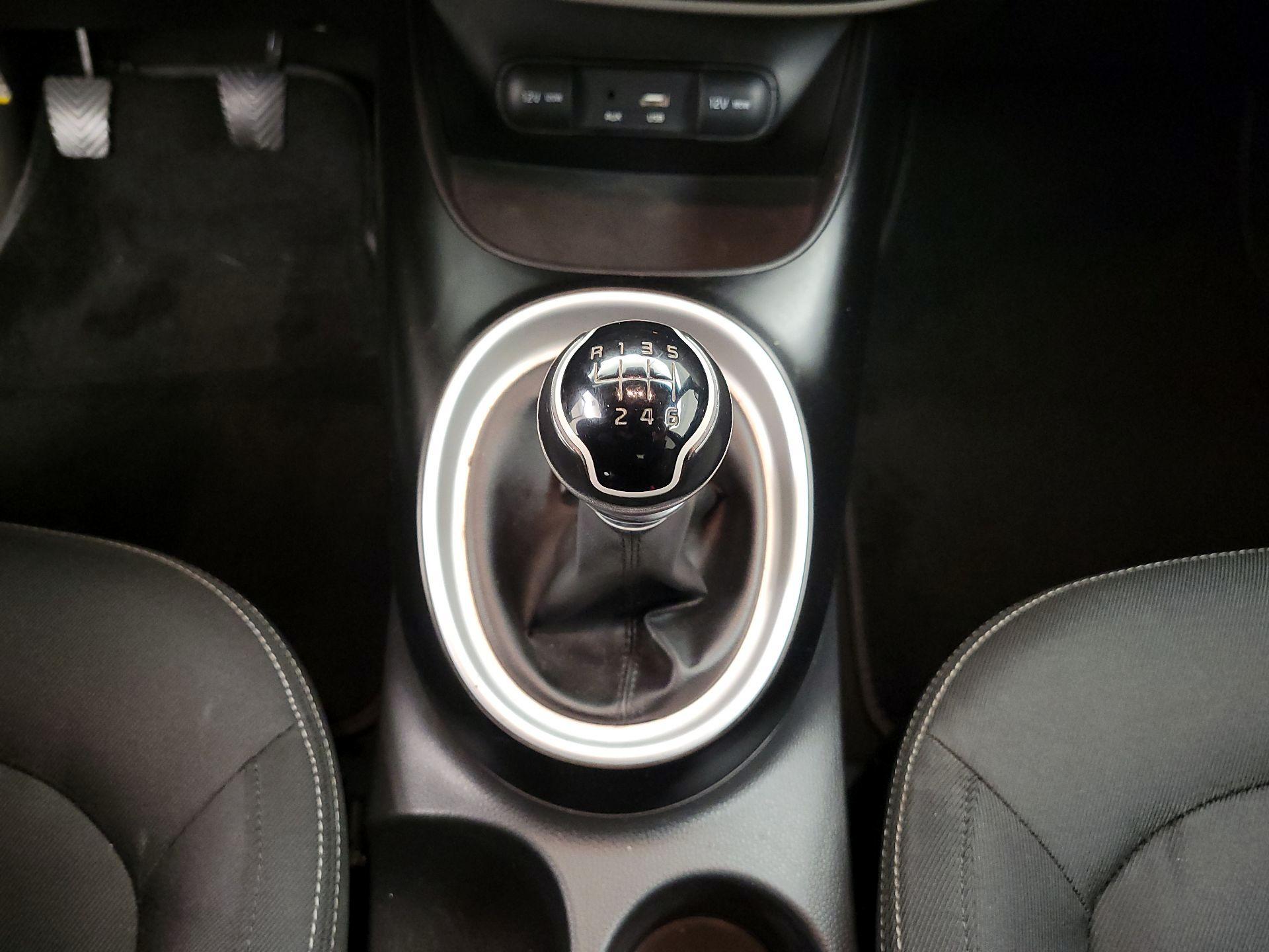 Thumbnail: 2015 Kia Soul - 16