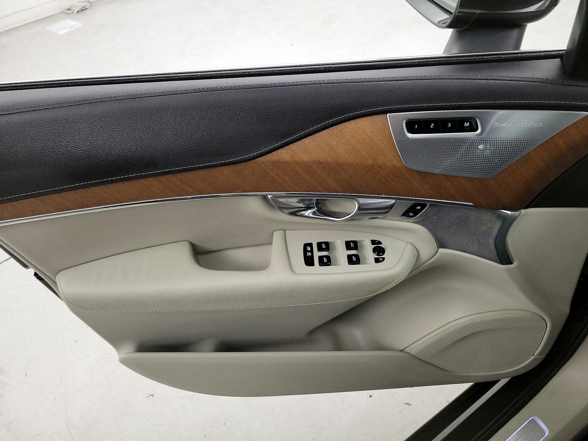 Thumbnail: 2020 Volvo XC90 - 12