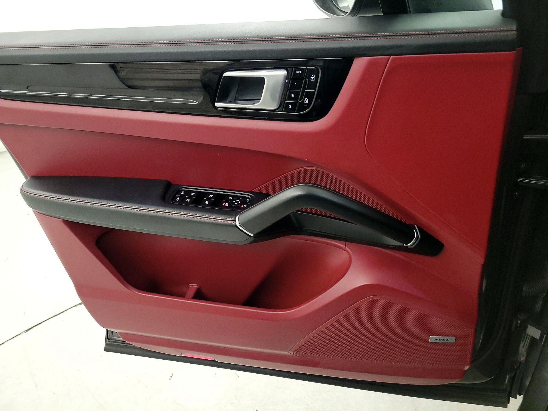 Thumbnail: 2019 Porsche Cayenne - 12