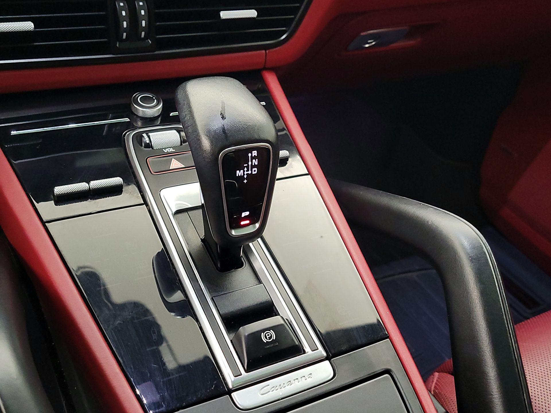 Thumbnail: 2019 Porsche Cayenne - 18