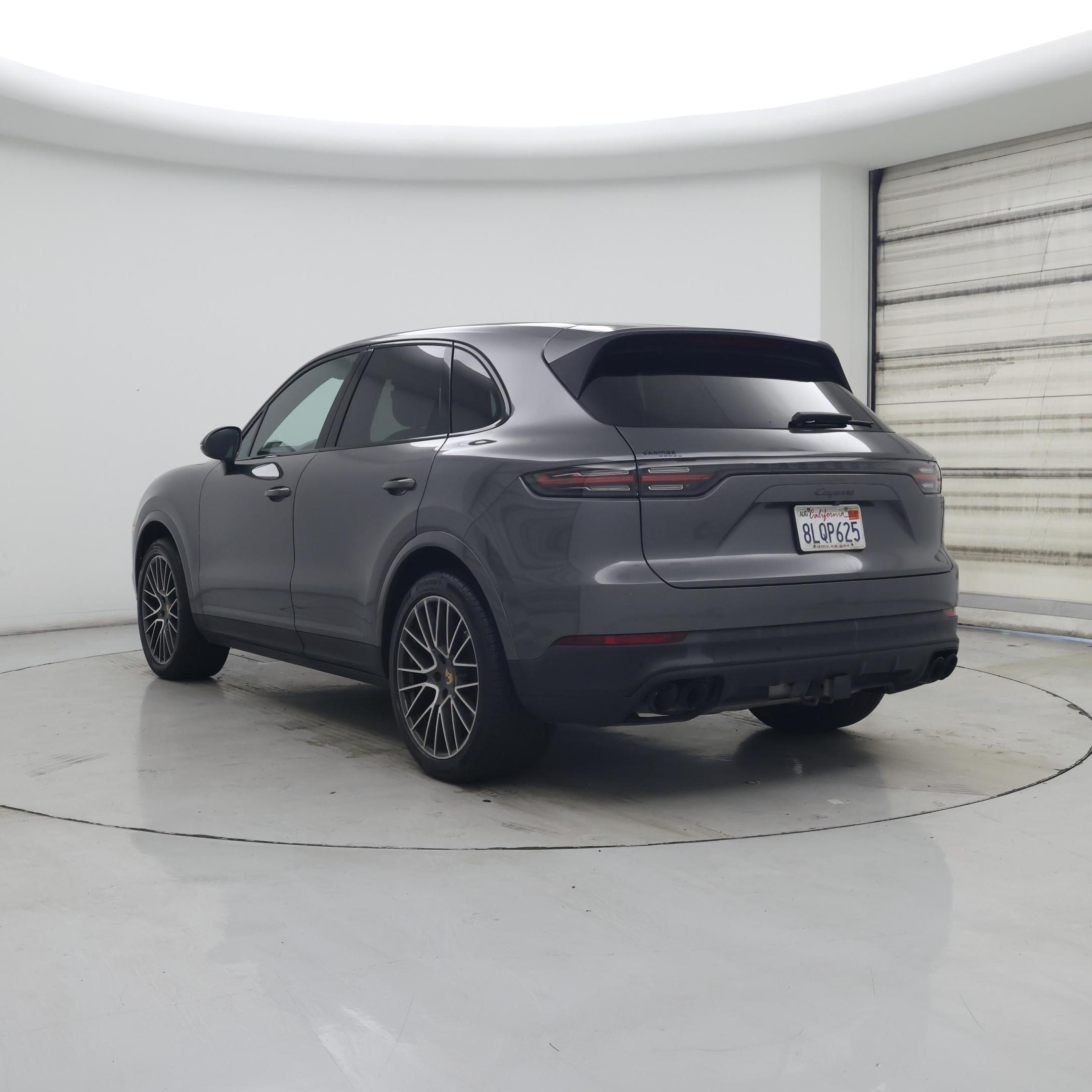 Thumbnail: 2019 Porsche Cayenne - 2