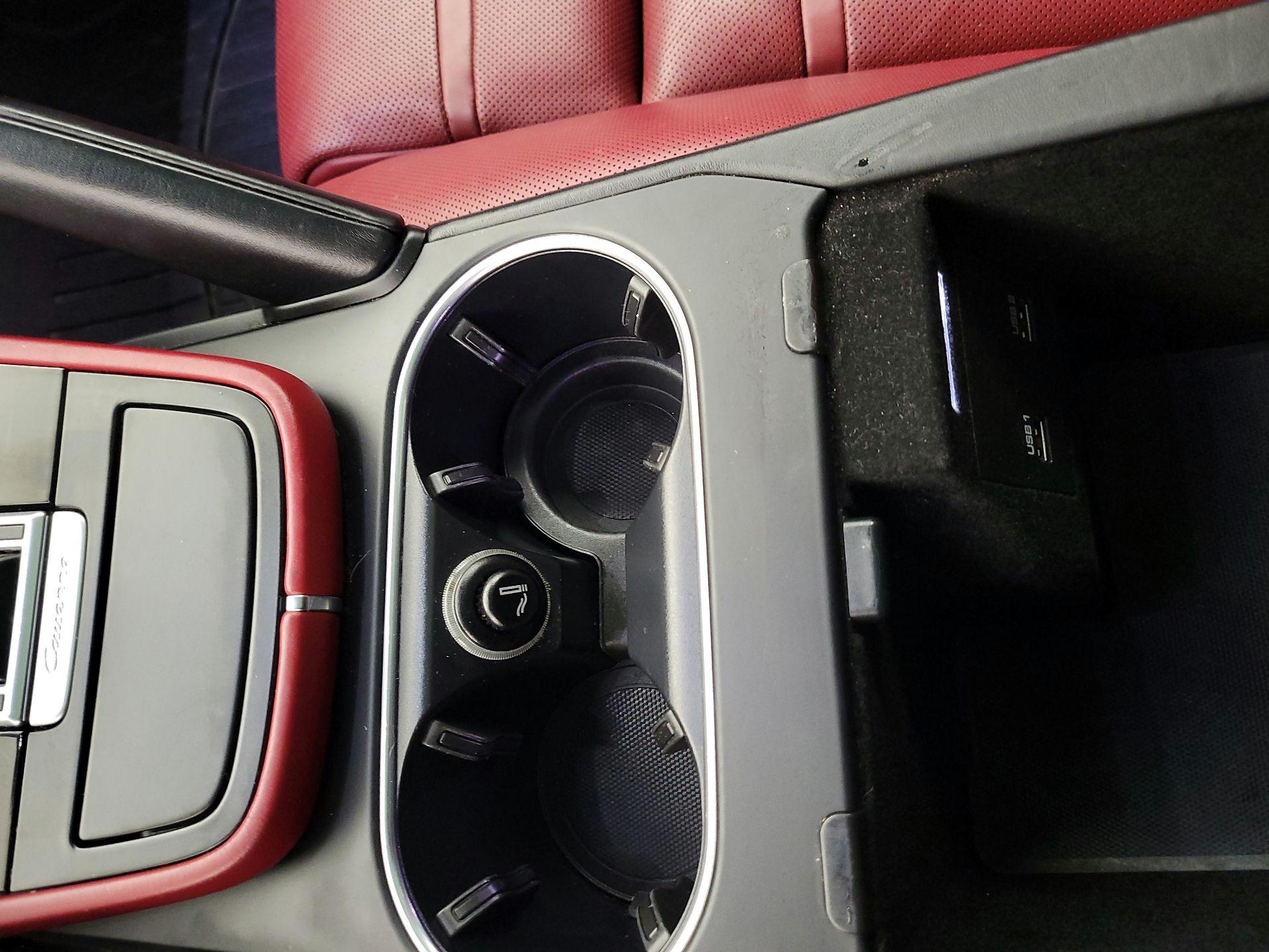 Thumbnail: 2019 Porsche Cayenne - 19