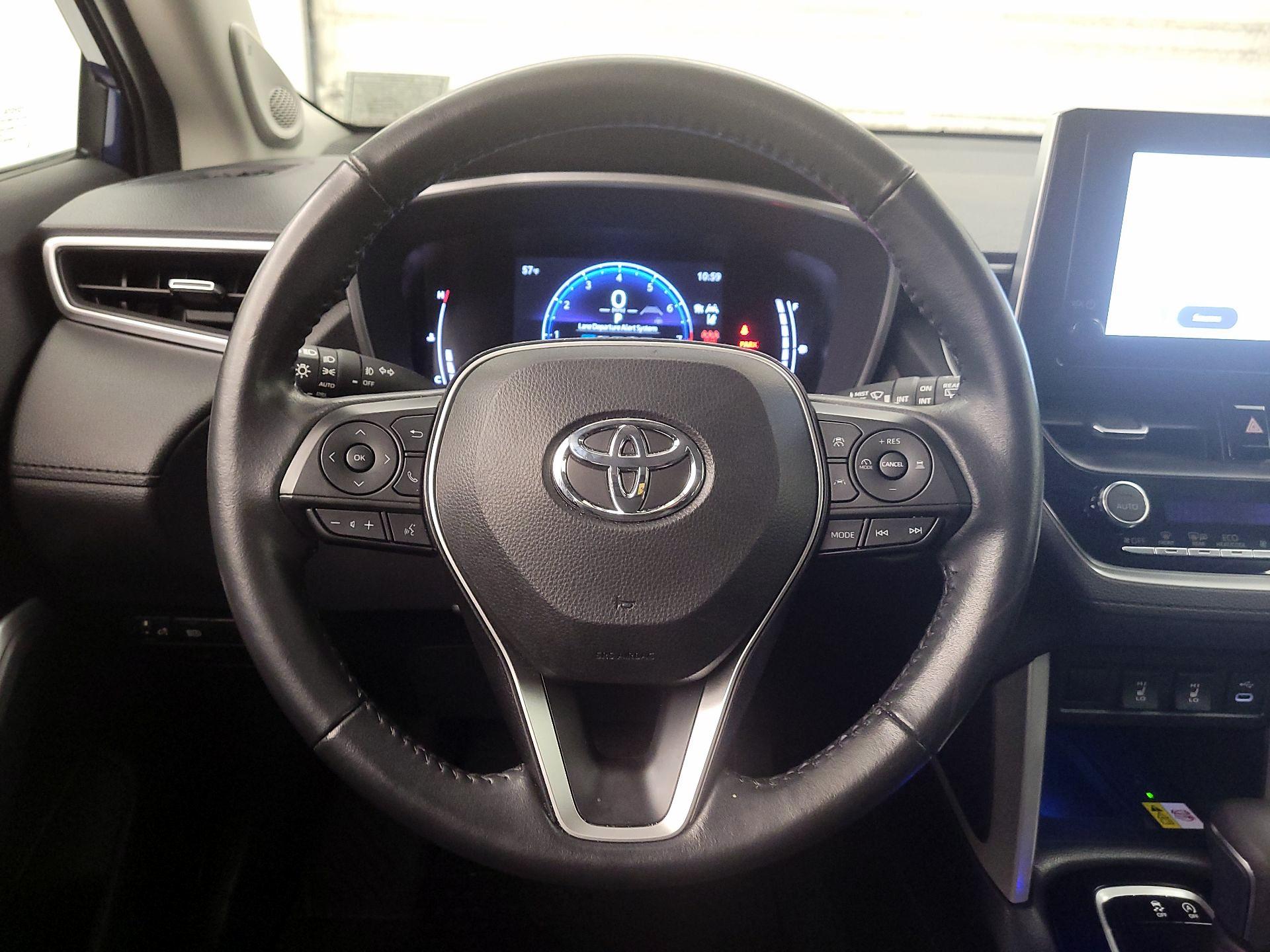 Thumbnail: 2023 Toyota Corolla Cross - 10