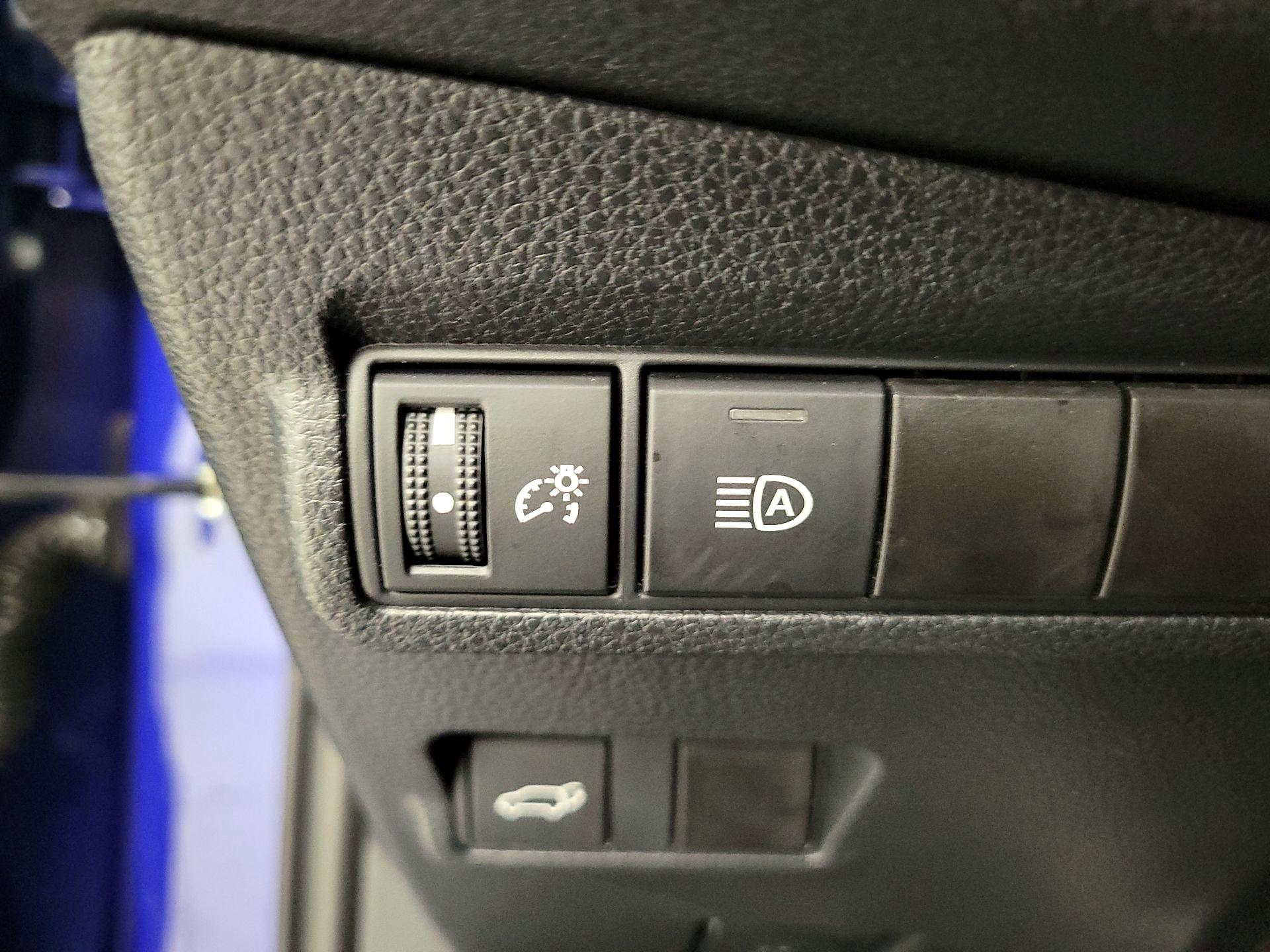 Thumbnail: 2023 Toyota Corolla Cross - 13