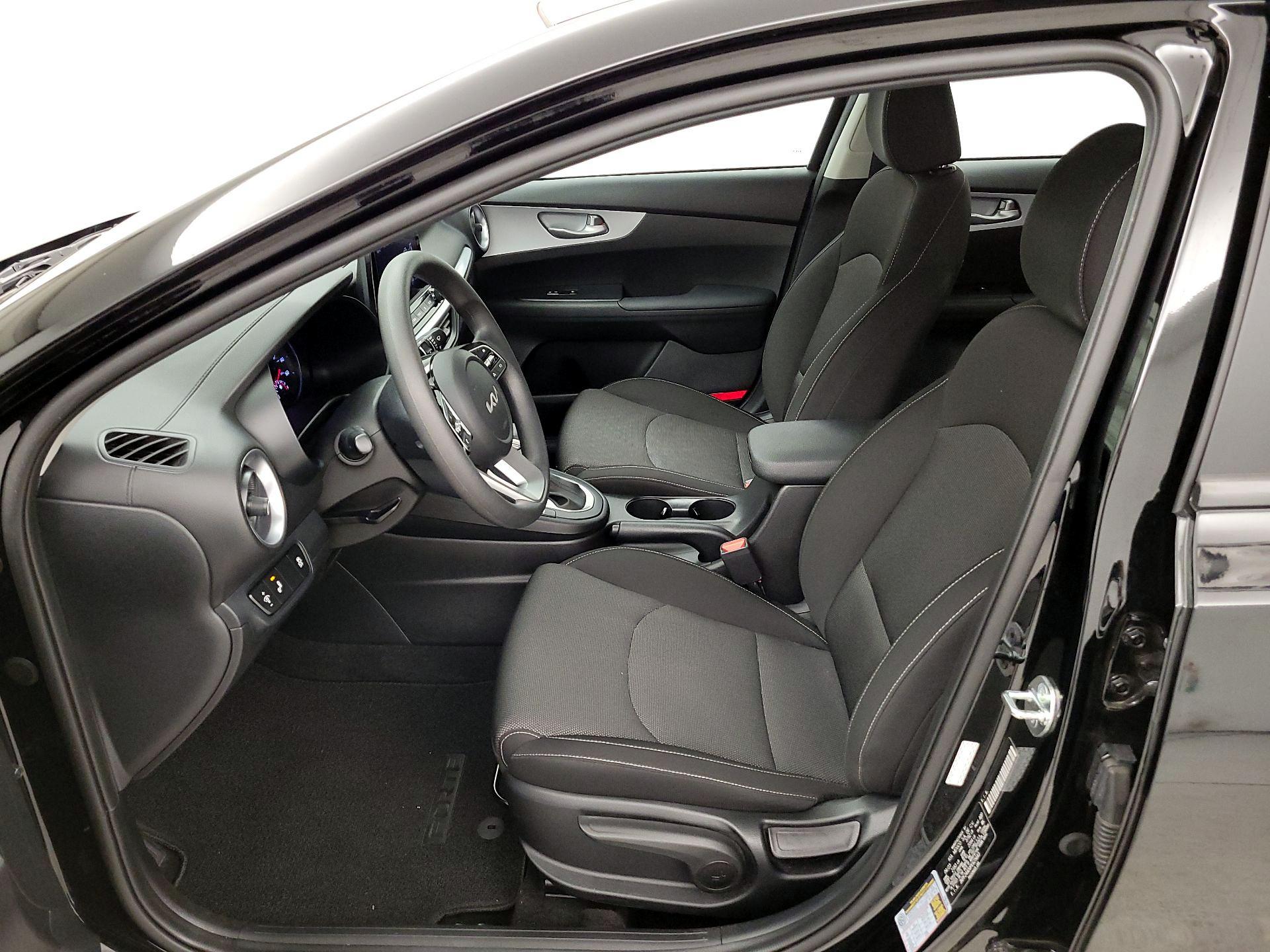 Thumbnail: 2023 Kia Forte - 11