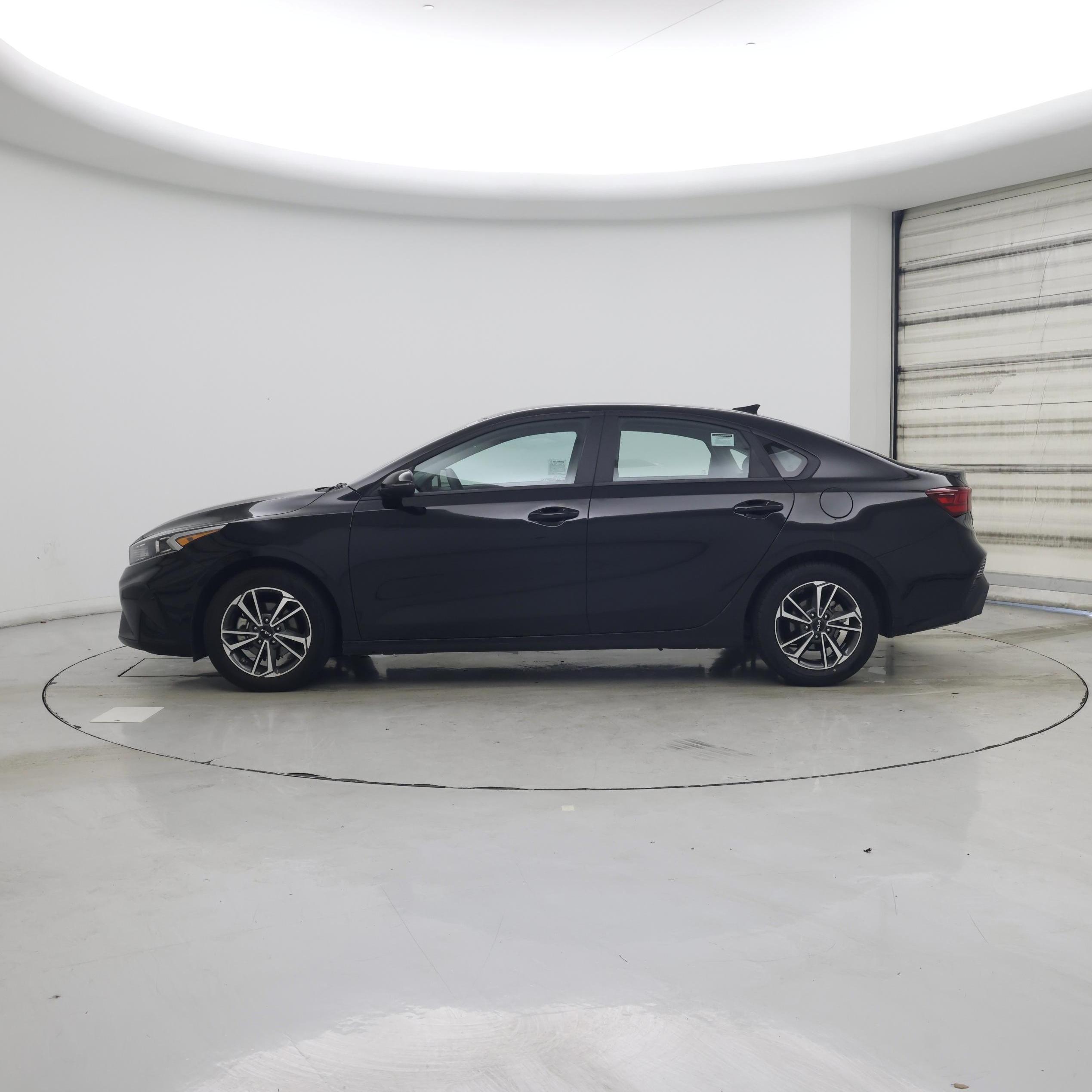 Thumbnail: 2023 Kia Forte - 3