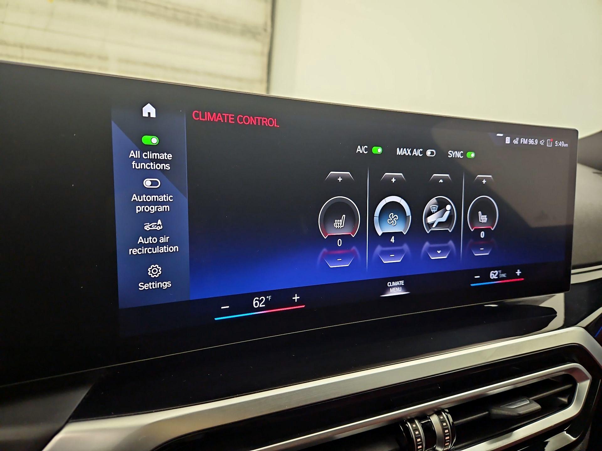 Thumbnail: 2023 BMW i4 - 17