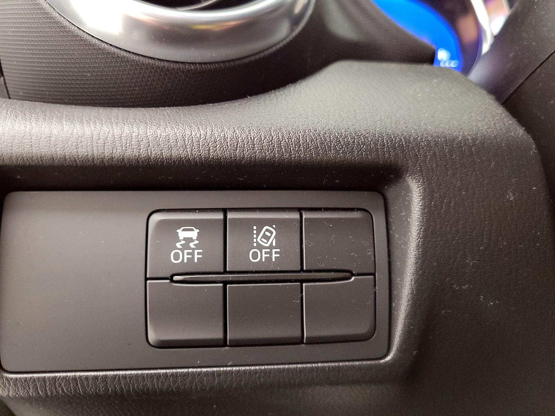 Thumbnail: 2019 Mazda MX-5 Miata - 13