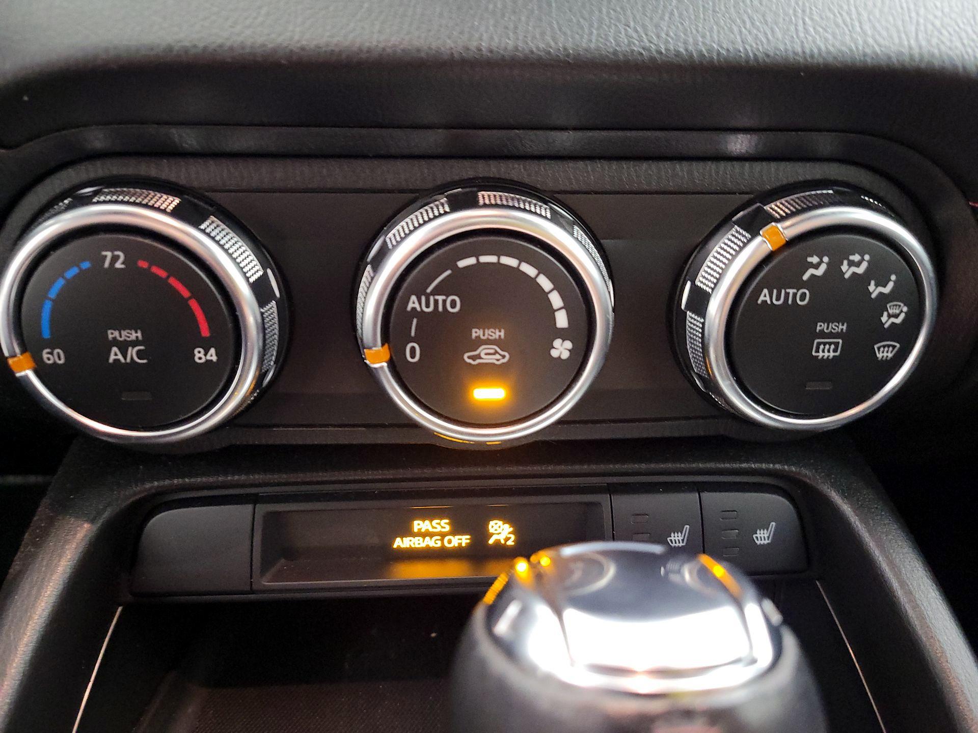 Thumbnail: 2019 Mazda MX-5 Miata - 17