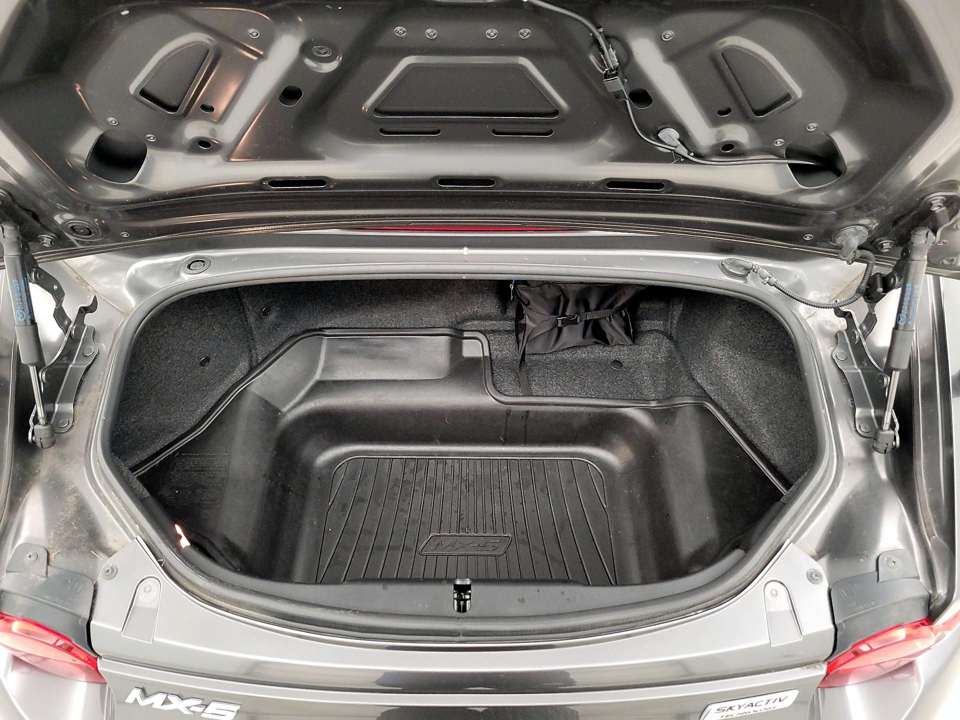 Thumbnail: 2019 Mazda MX-5 Miata - 20