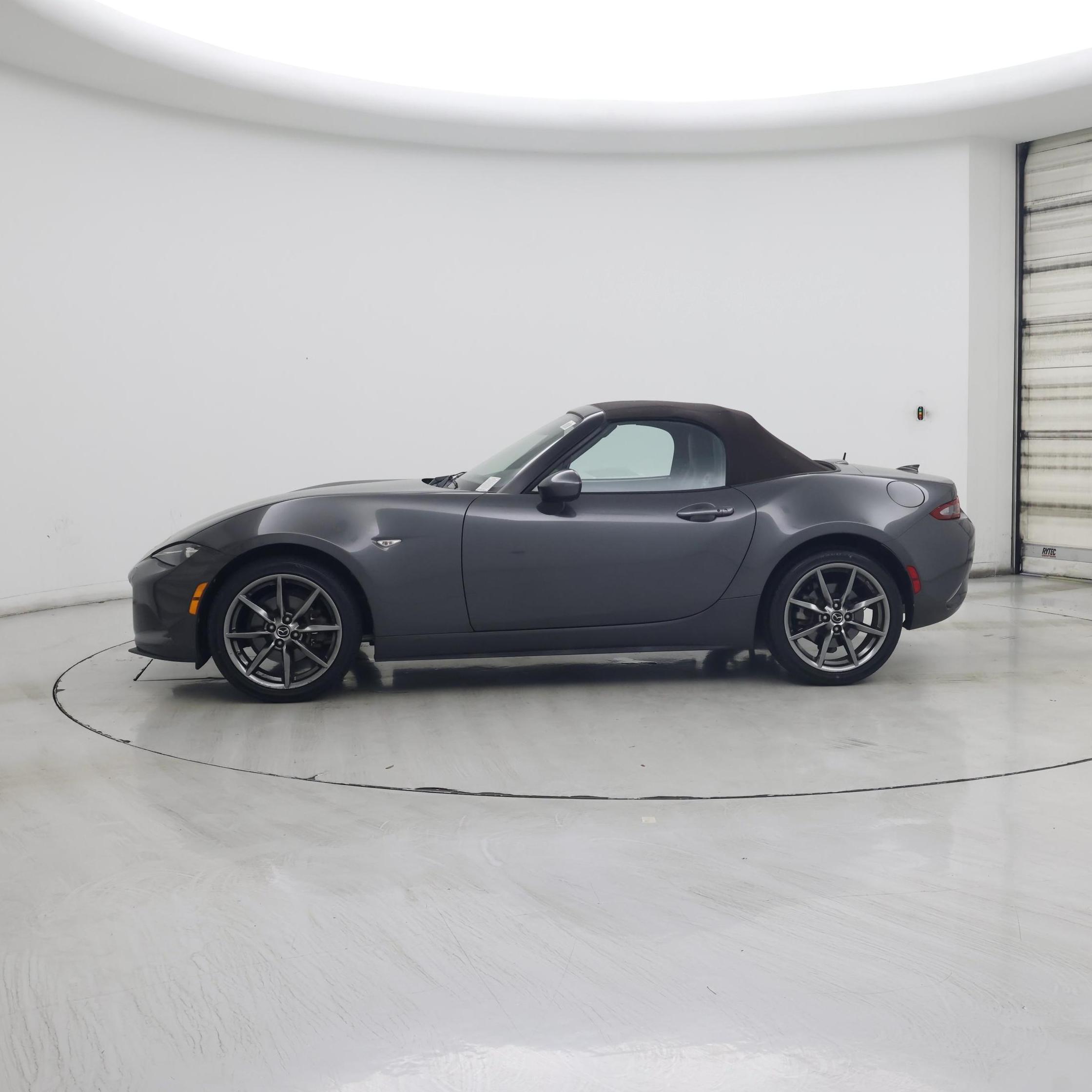 Thumbnail: 2019 Mazda MX-5 Miata - 3