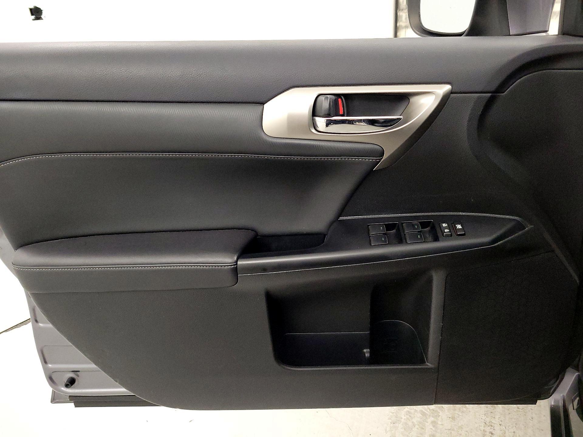 Thumbnail: 2015 Lexus CT - 12