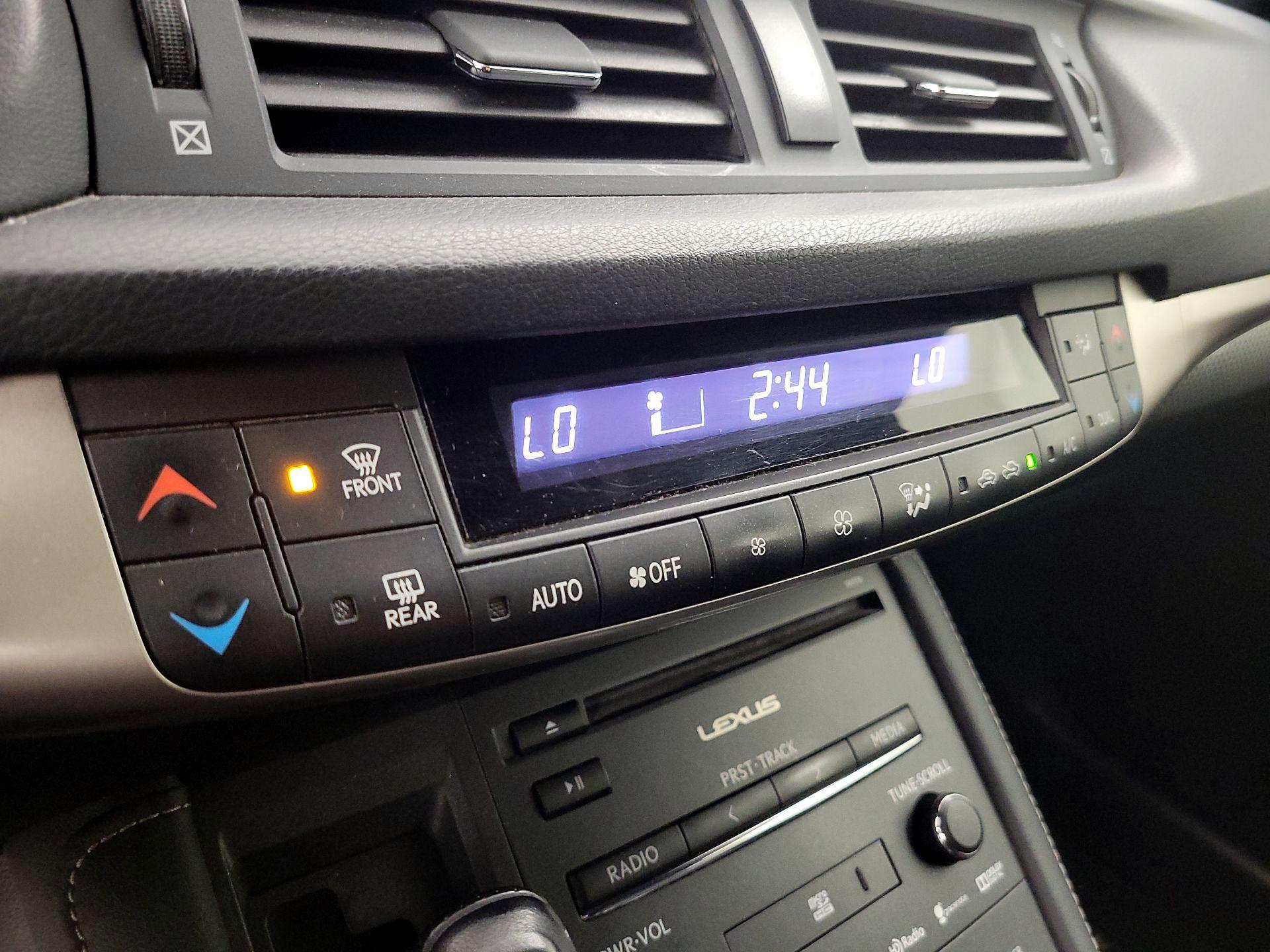 Thumbnail: 2015 Lexus CT - 16