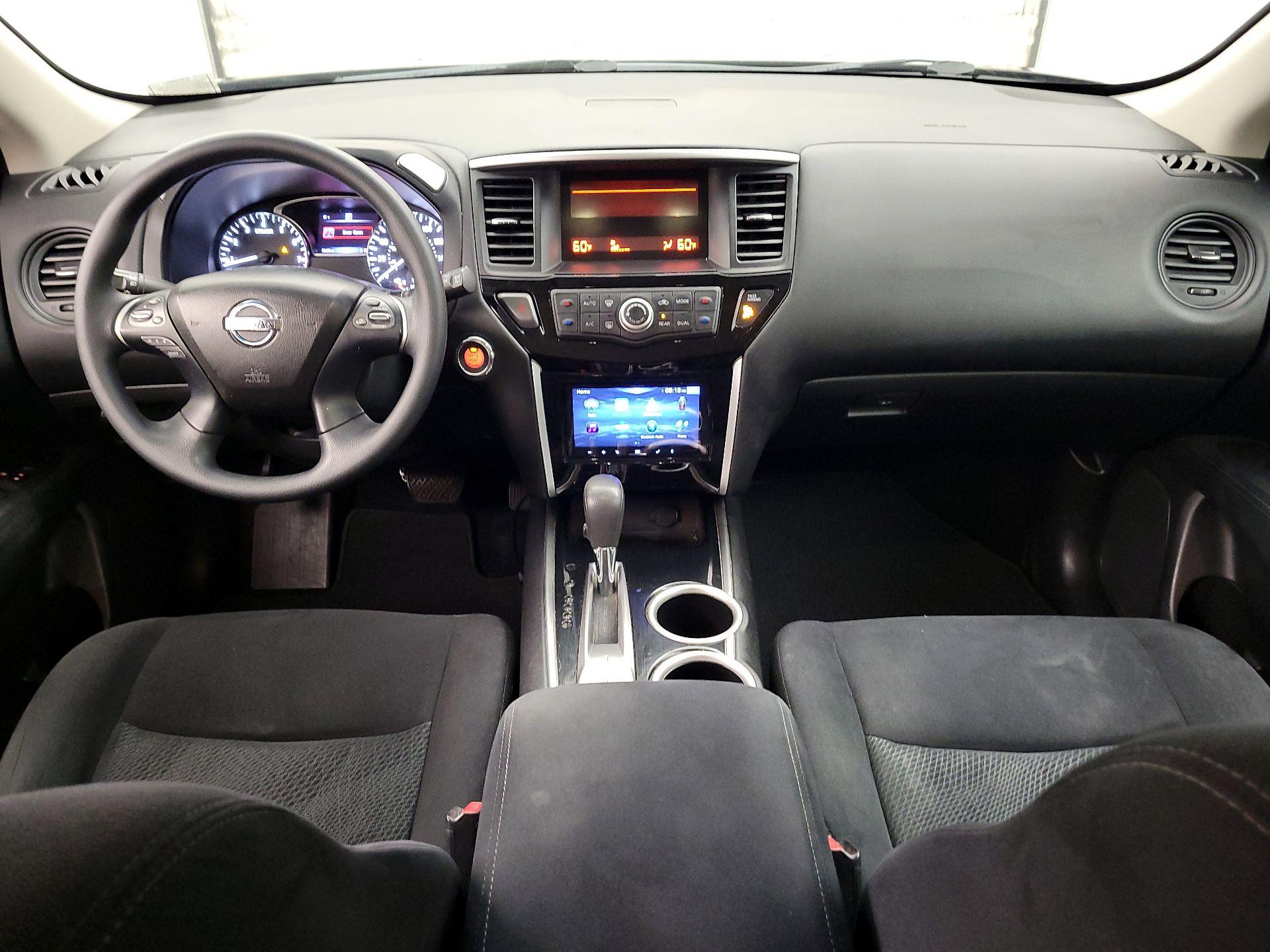 Thumbnail: 2016 Nissan Pathfinder - 9