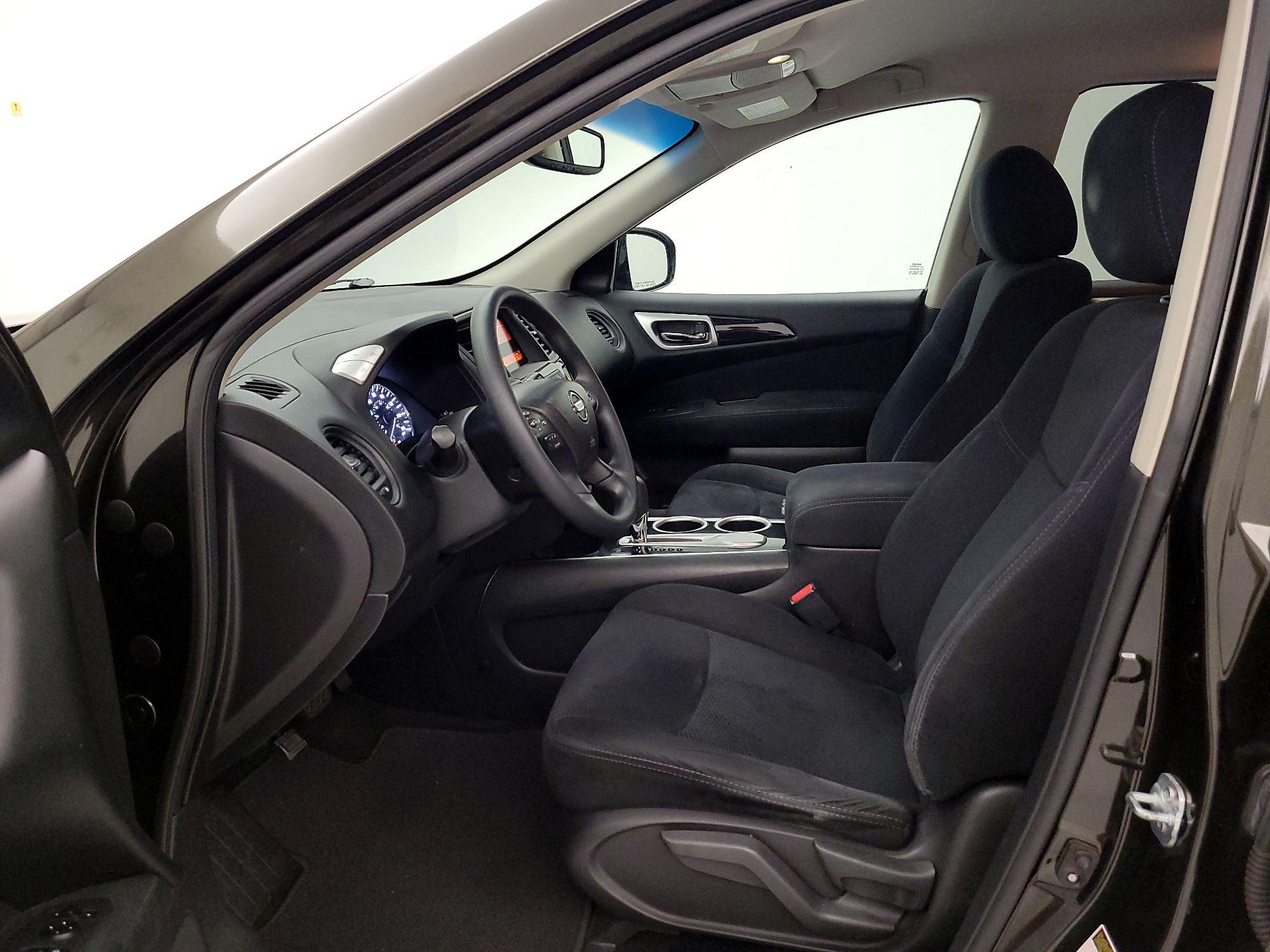 Thumbnail: 2016 Nissan Pathfinder - 11