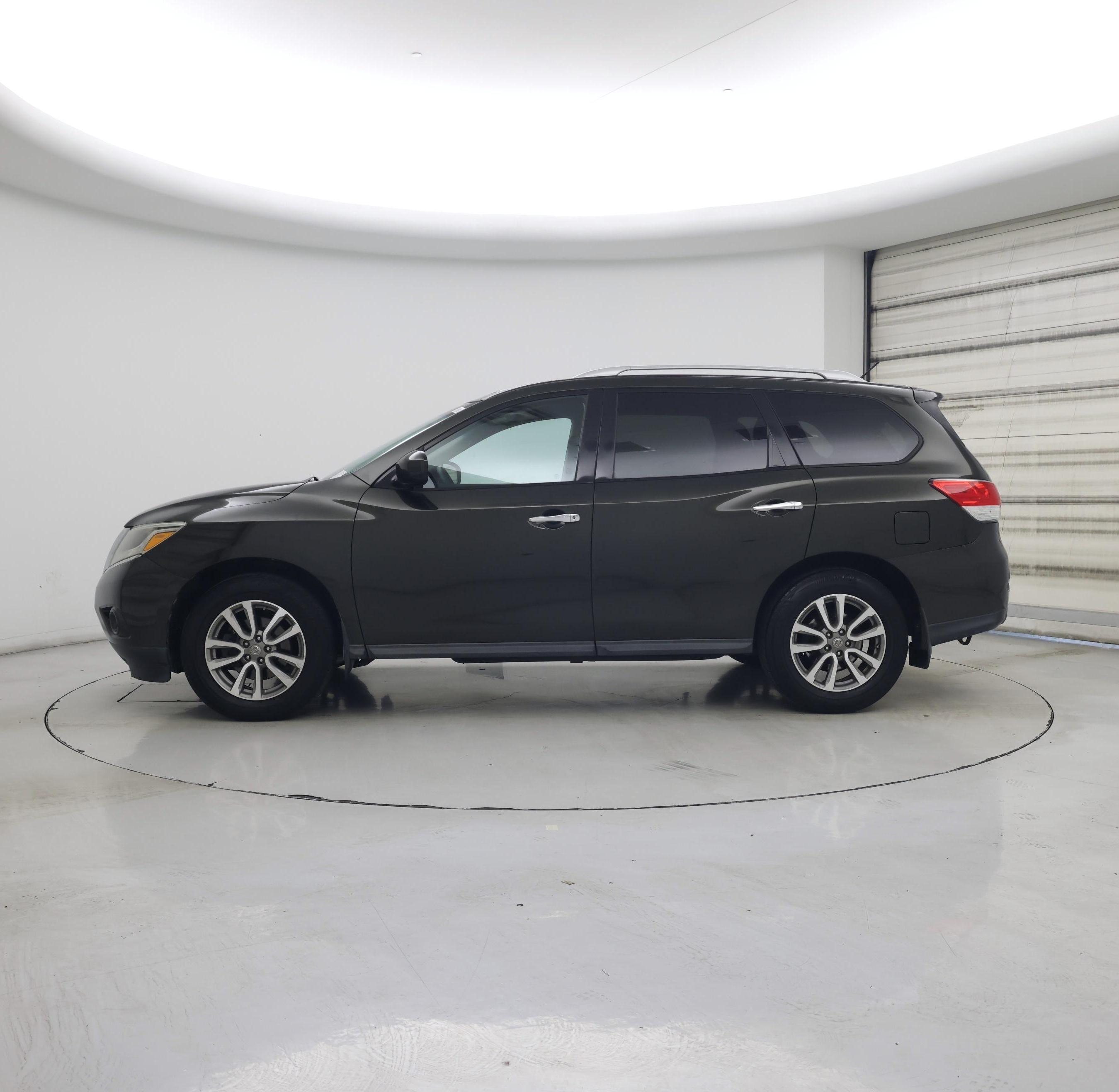 Thumbnail: 2016 Nissan Pathfinder - 3
