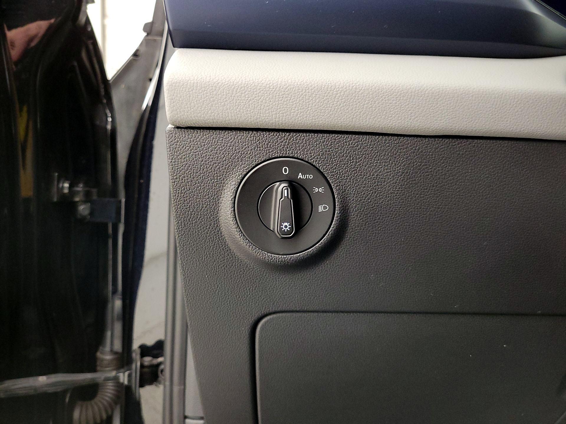 Thumbnail: 2022 Volkswagen Taos - 13