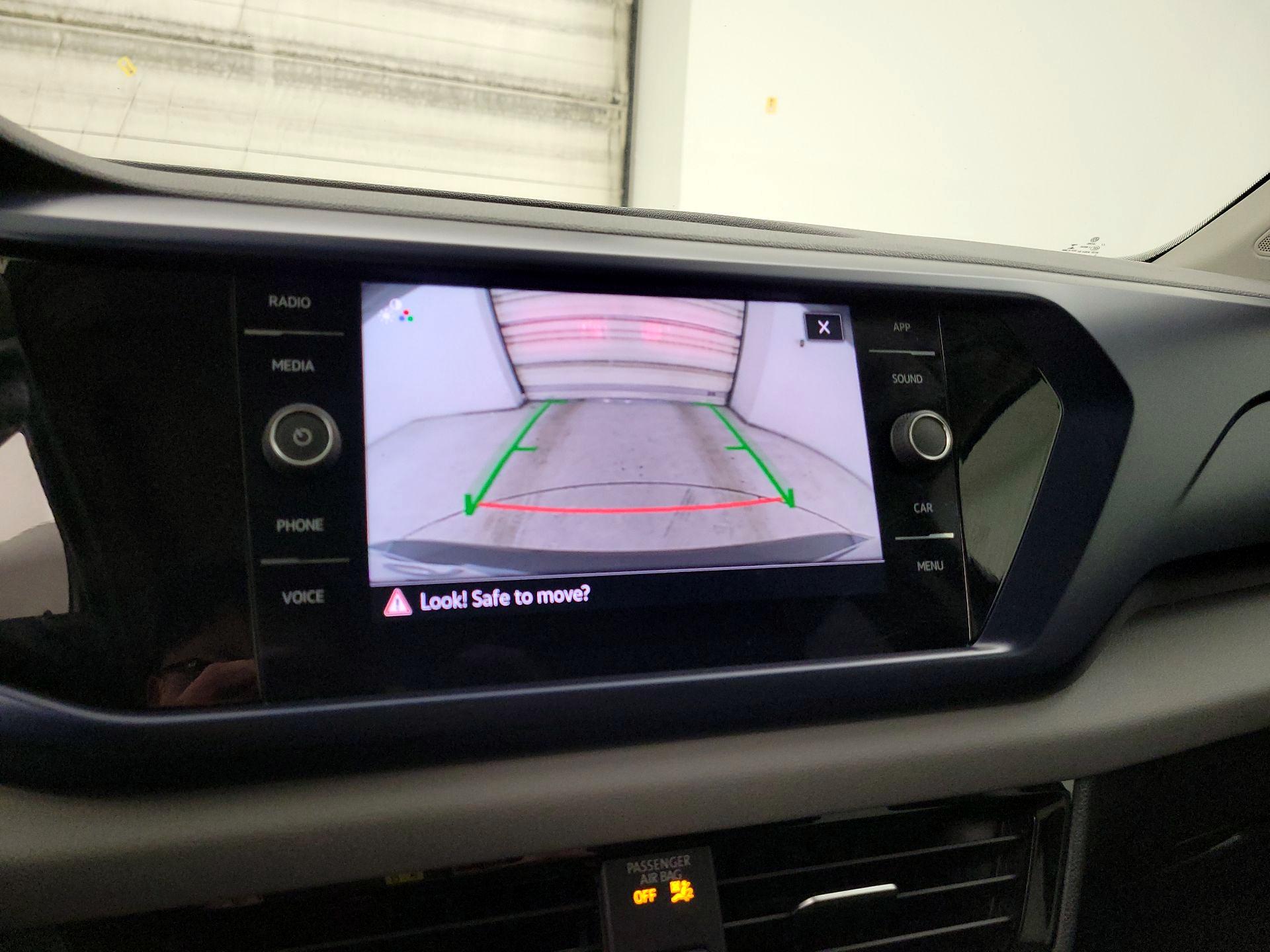 Thumbnail: 2022 Volkswagen Taos - 14