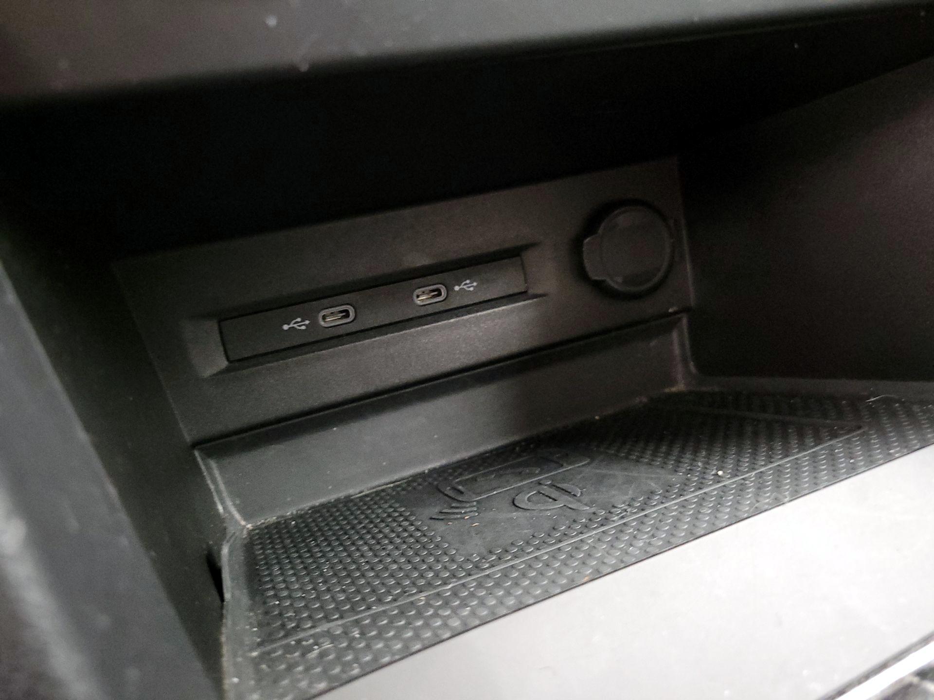 Thumbnail: 2022 Volkswagen Taos - 18