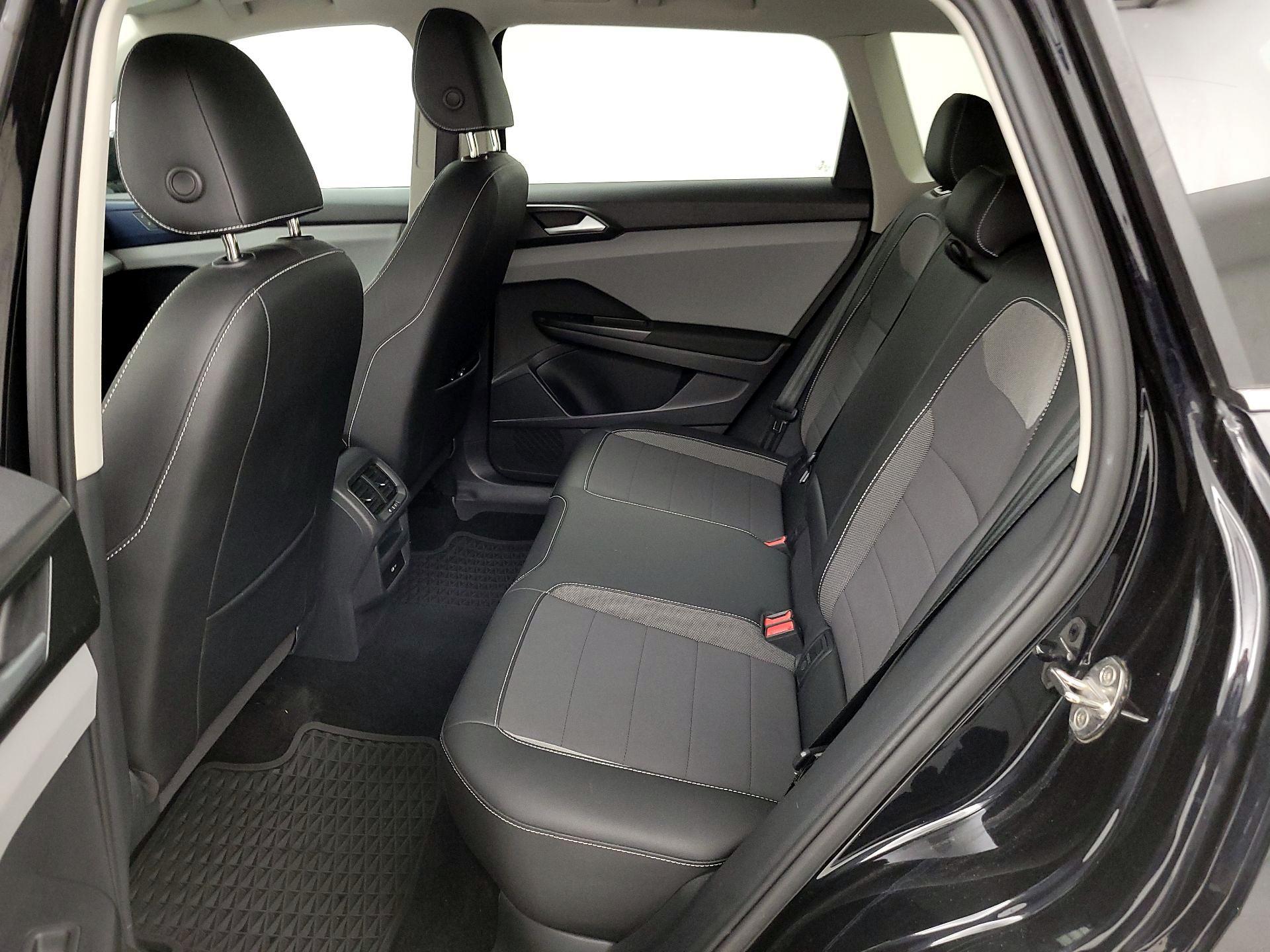 Thumbnail: 2022 Volkswagen Taos - 19