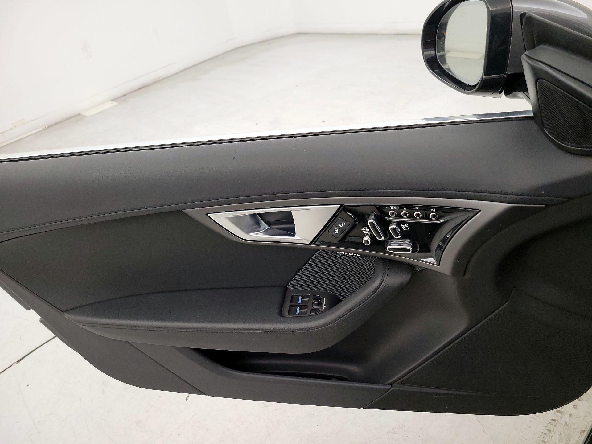 Thumbnail: 2016 Jaguar F-Type - 12