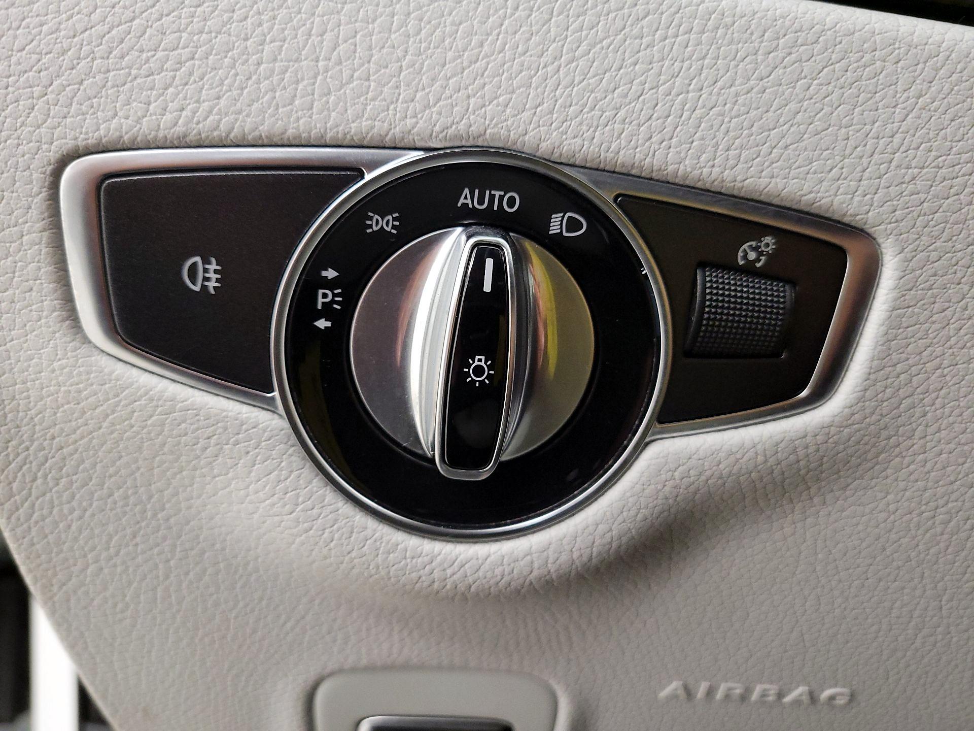Thumbnail: 2021 Mercedes-Benz E-Class - 13