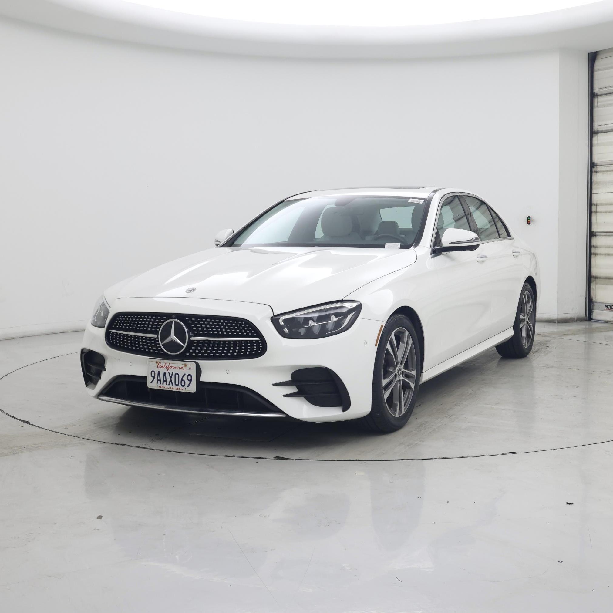 Thumbnail: 2021 Mercedes-Benz E-Class - 4
