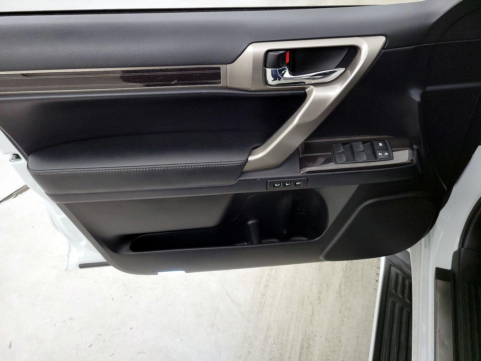 Thumbnail: 2021 Lexus GX - 12