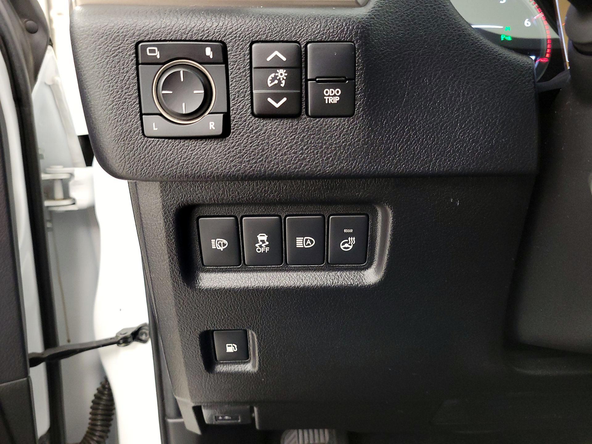 Thumbnail: 2021 Lexus GX - 13