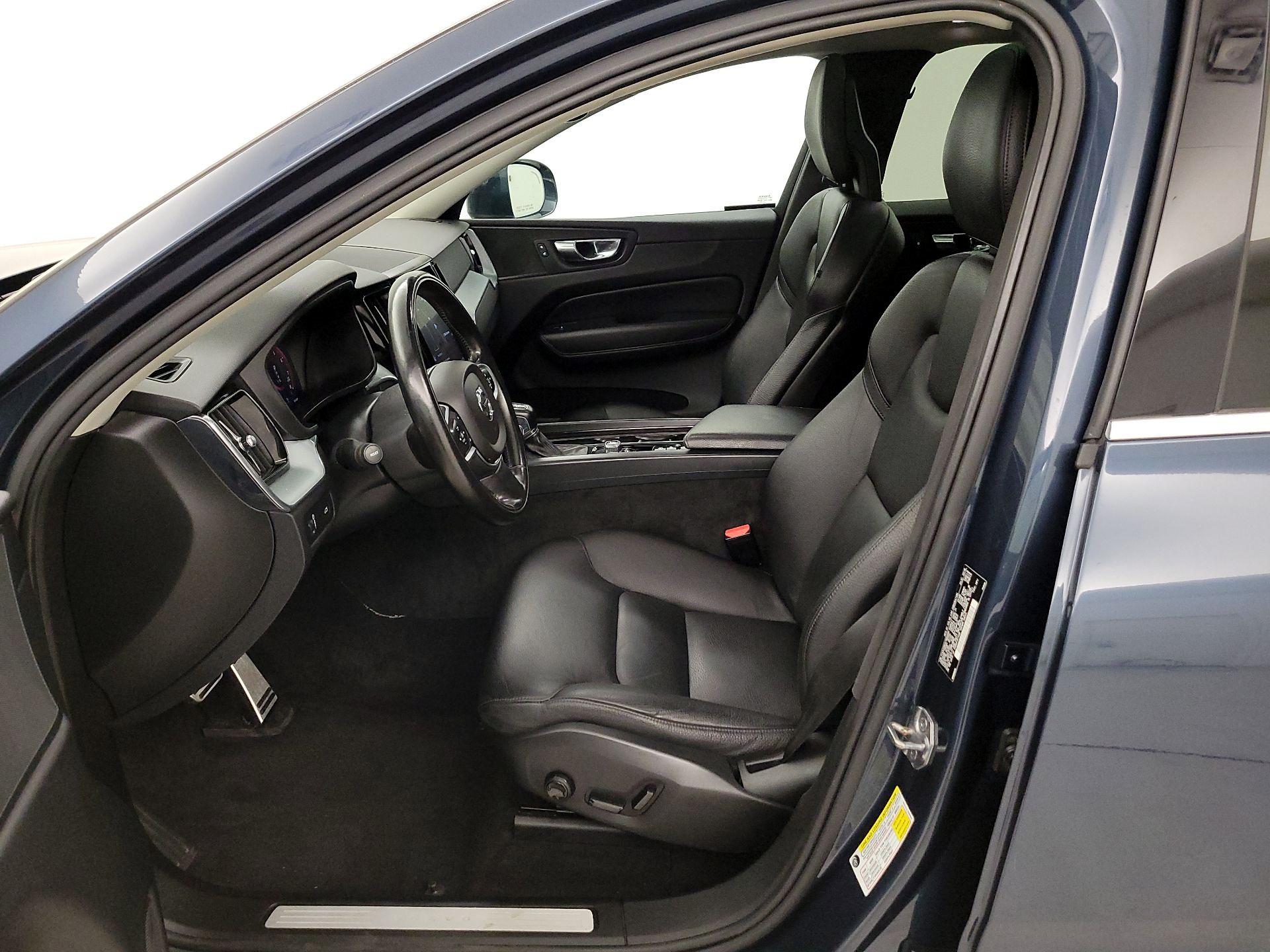 Thumbnail: 2018 Volvo XC60 - 11