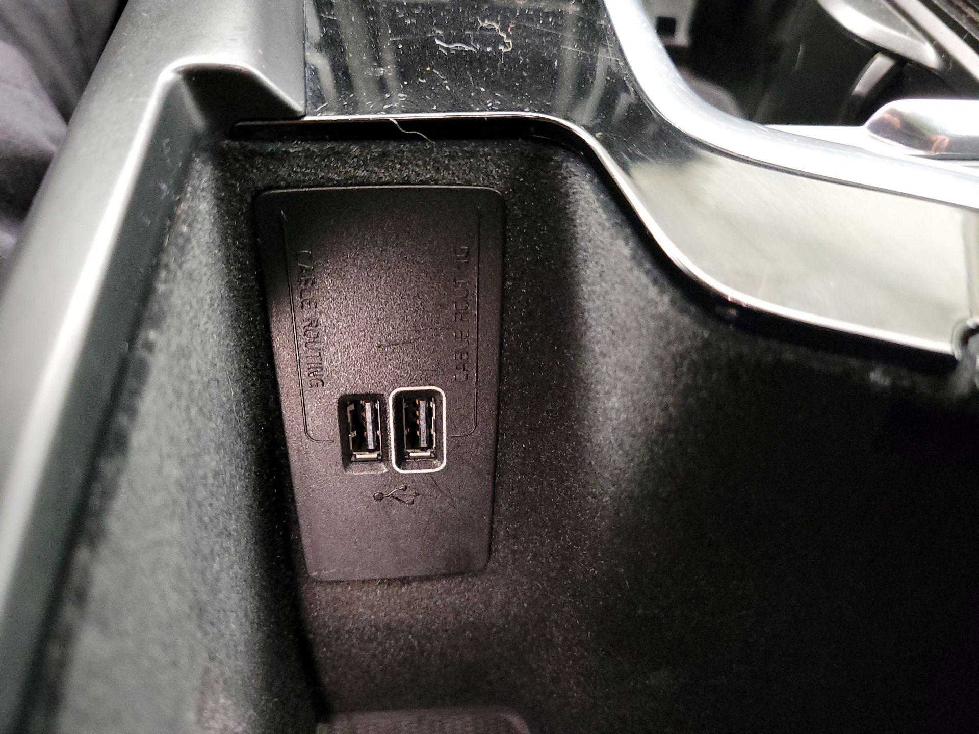 Thumbnail: 2018 Volvo XC60 - 19