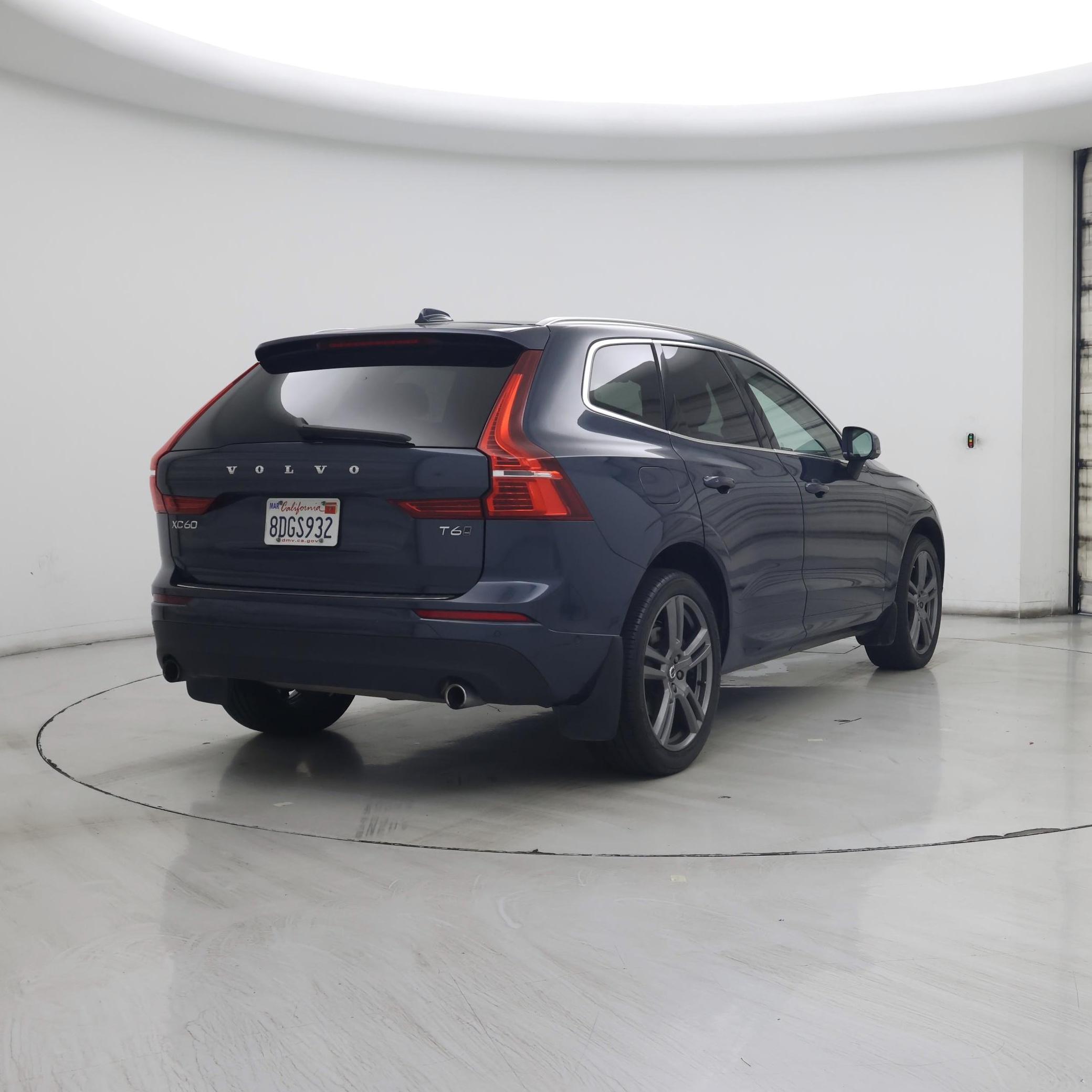 Thumbnail: 2018 Volvo XC60 - 8