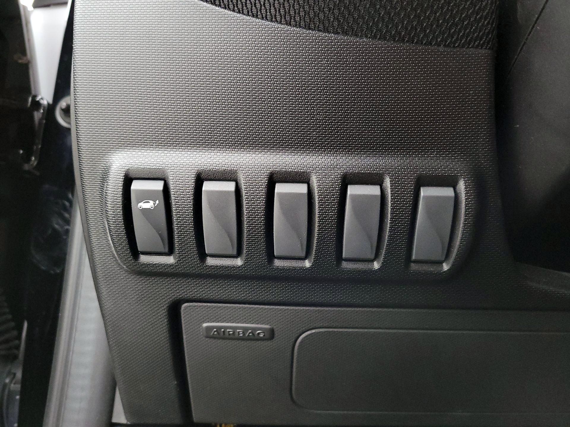 Thumbnail: 2017 smart fortwo - 13