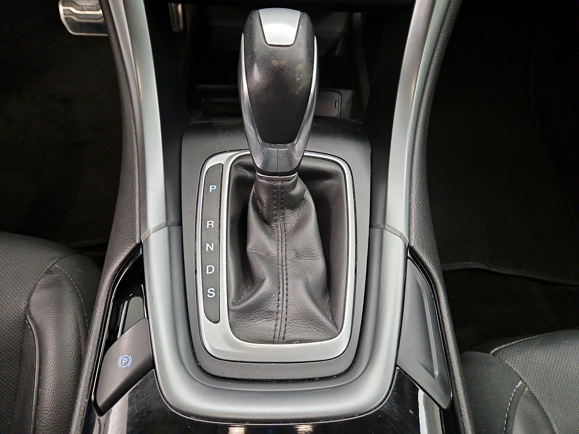 Thumbnail: 2015 Ford Fusion - 17