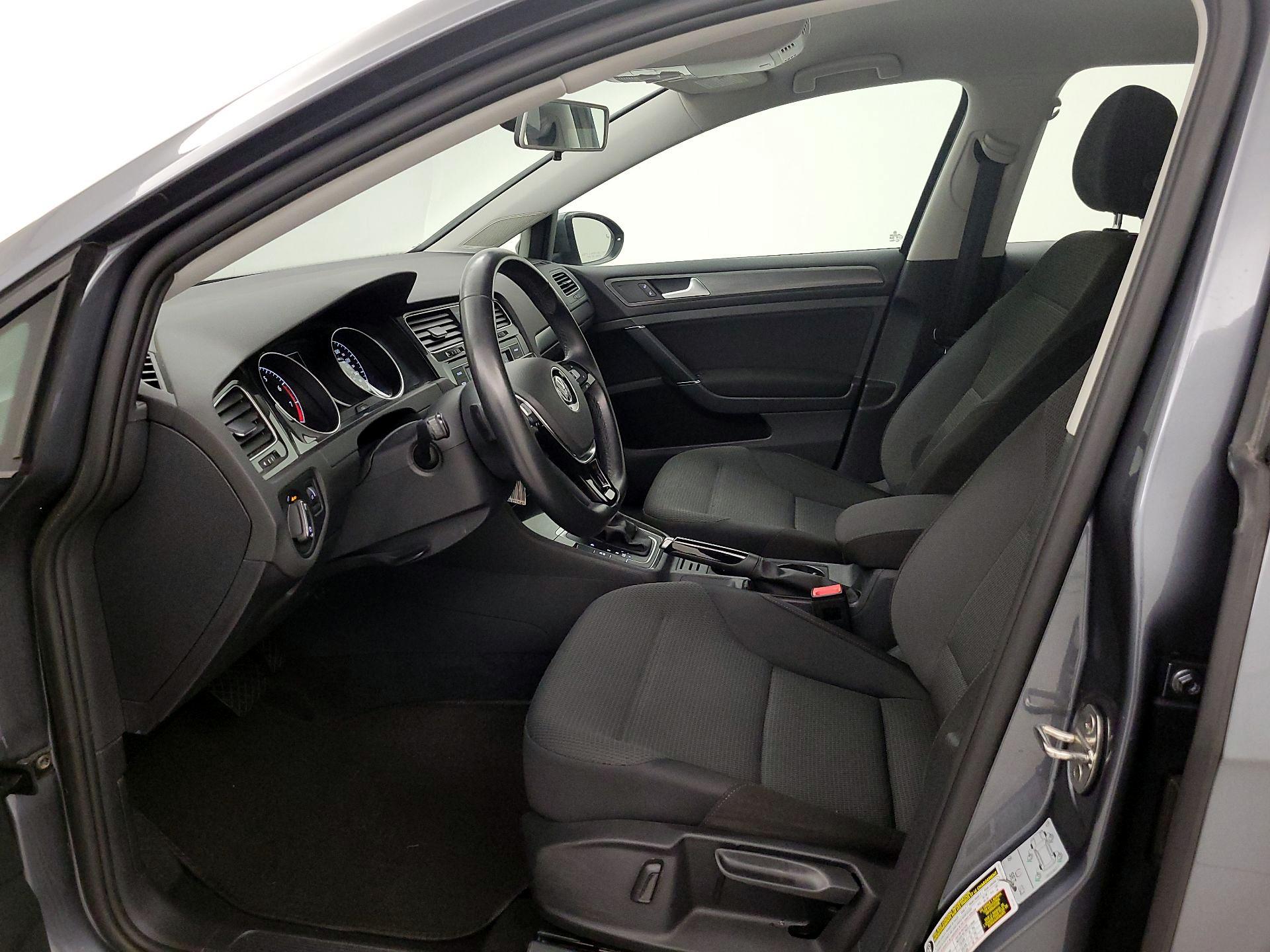 Thumbnail: 2019 Volkswagen Golf - 11