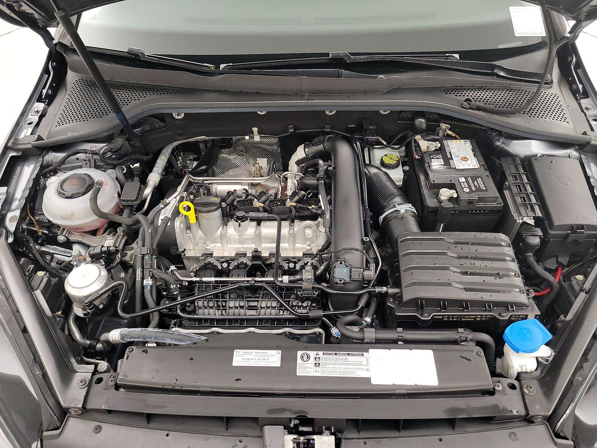 Thumbnail: 2019 Volkswagen Golf - 20