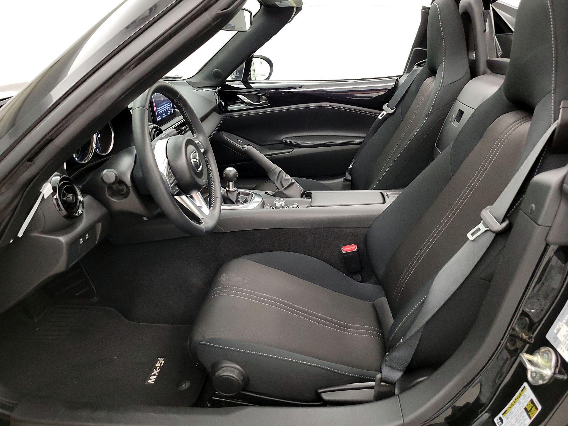 Thumbnail: 2021 Mazda MX-5 Miata - 11