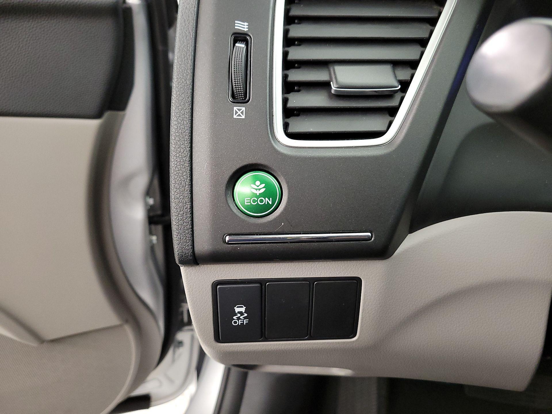 Thumbnail: 2015 Honda Civic - 13