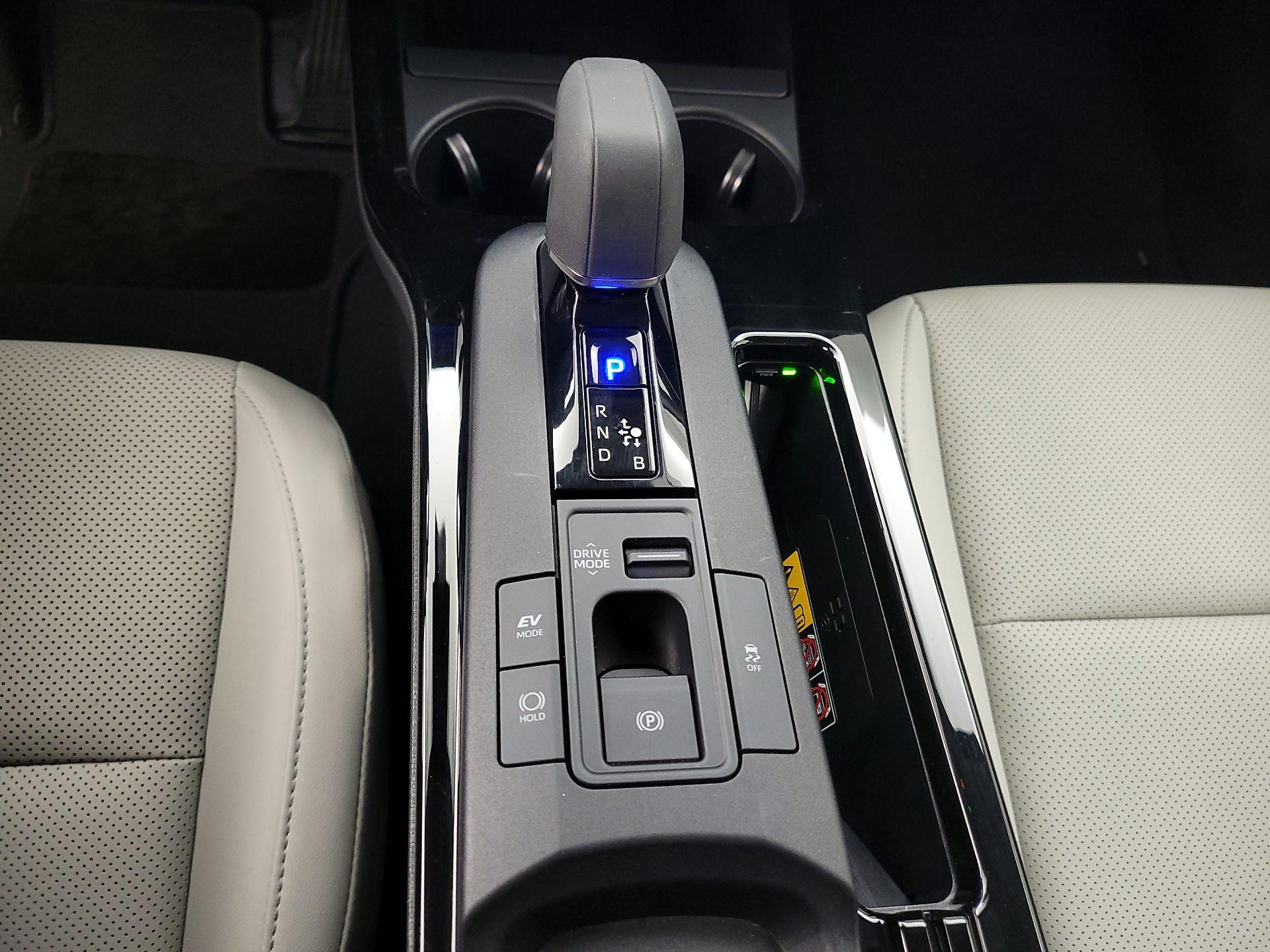 Thumbnail: 2024 Toyota Prius - 17