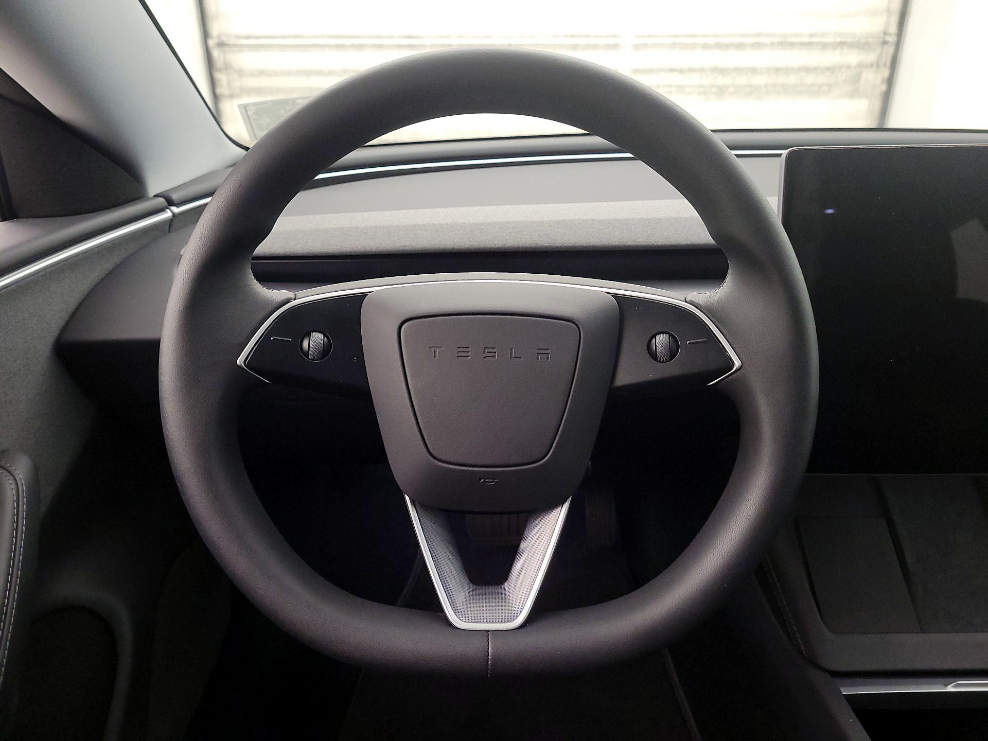 Thumbnail: 2025 Tesla Model 3 - 10